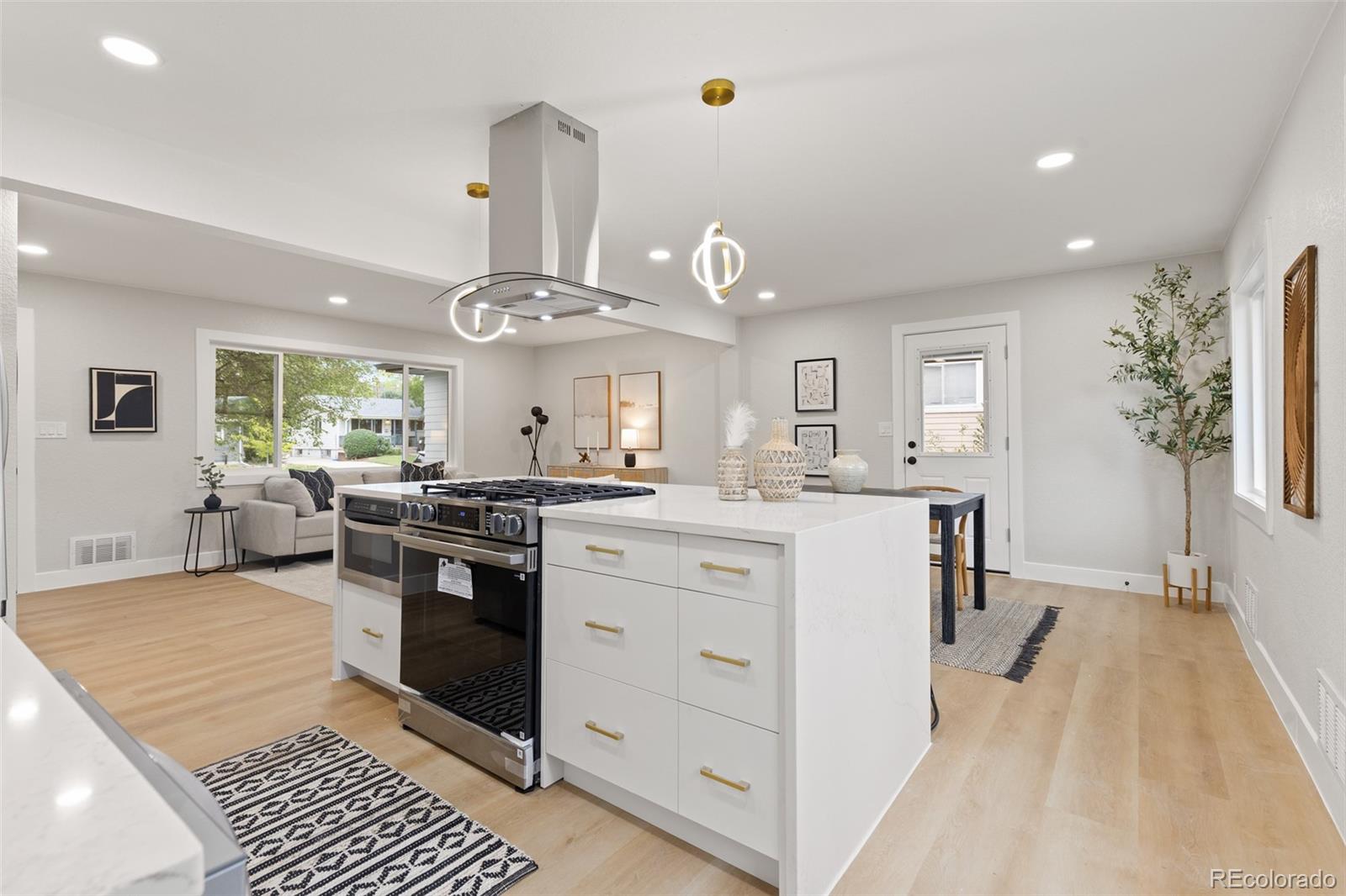 MLS Image #5 for 5326 e atlantic place,denver, Colorado
