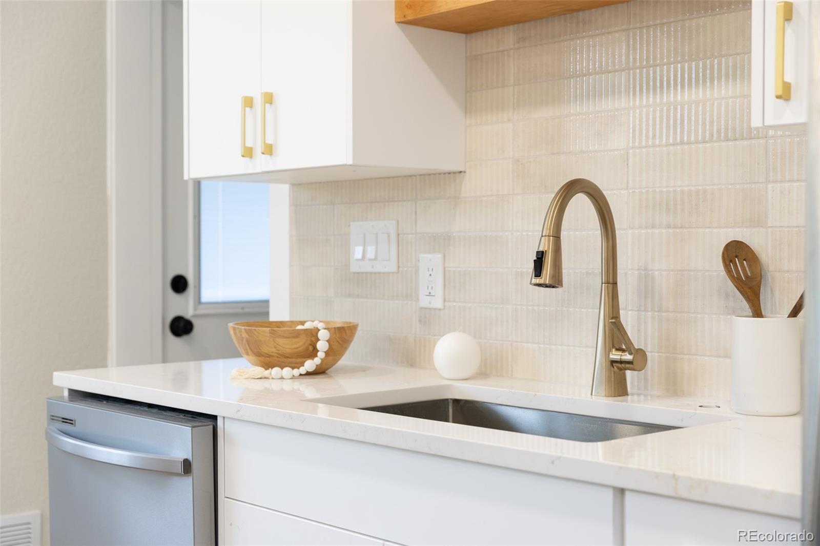 MLS Image #9 for 5326 e atlantic place,denver, Colorado