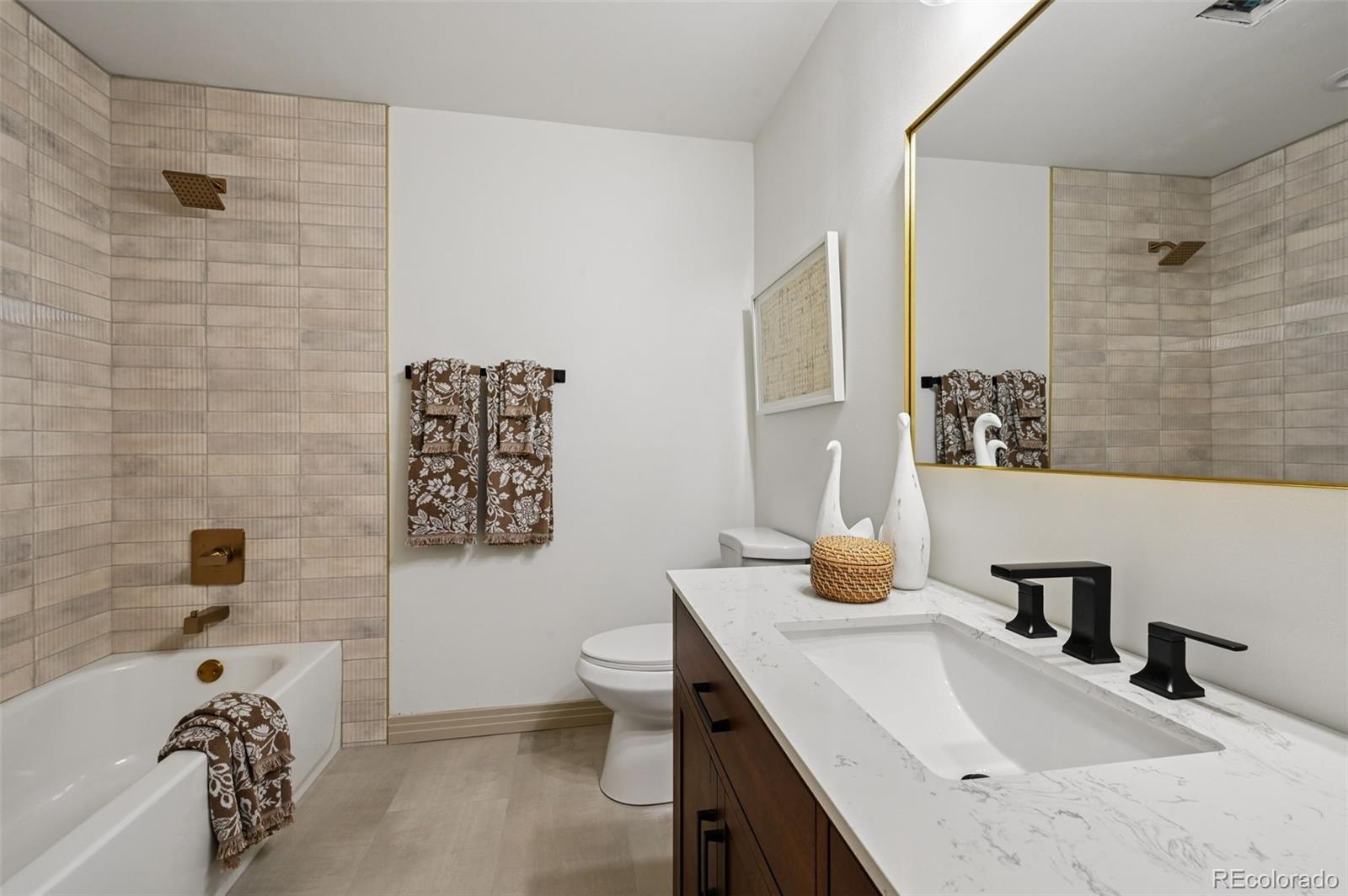 MLS Image #24 for 4530 s verbena street,denver, Colorado