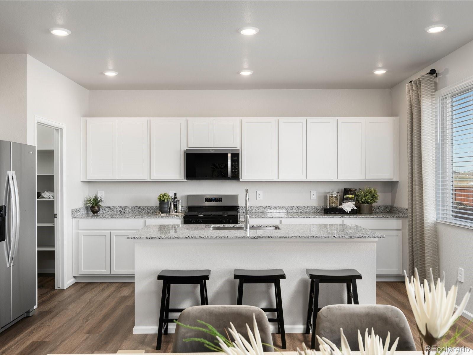 MLS Image #7 for 830  gambel drive,johnstown, Colorado