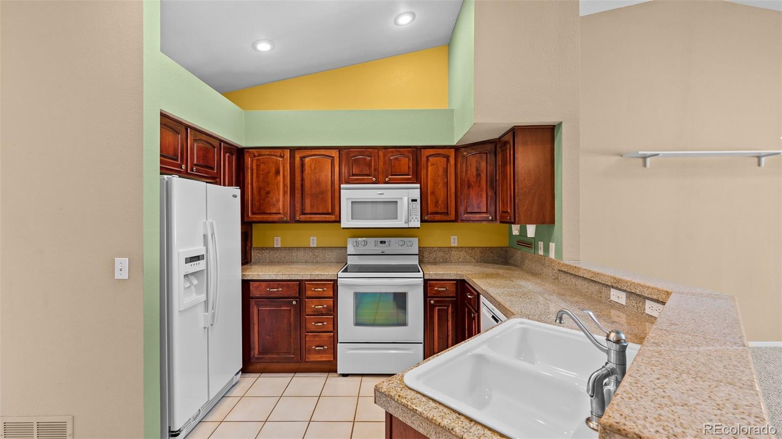 MLS Image #5 for 2112  summerset drive,colorado springs, Colorado