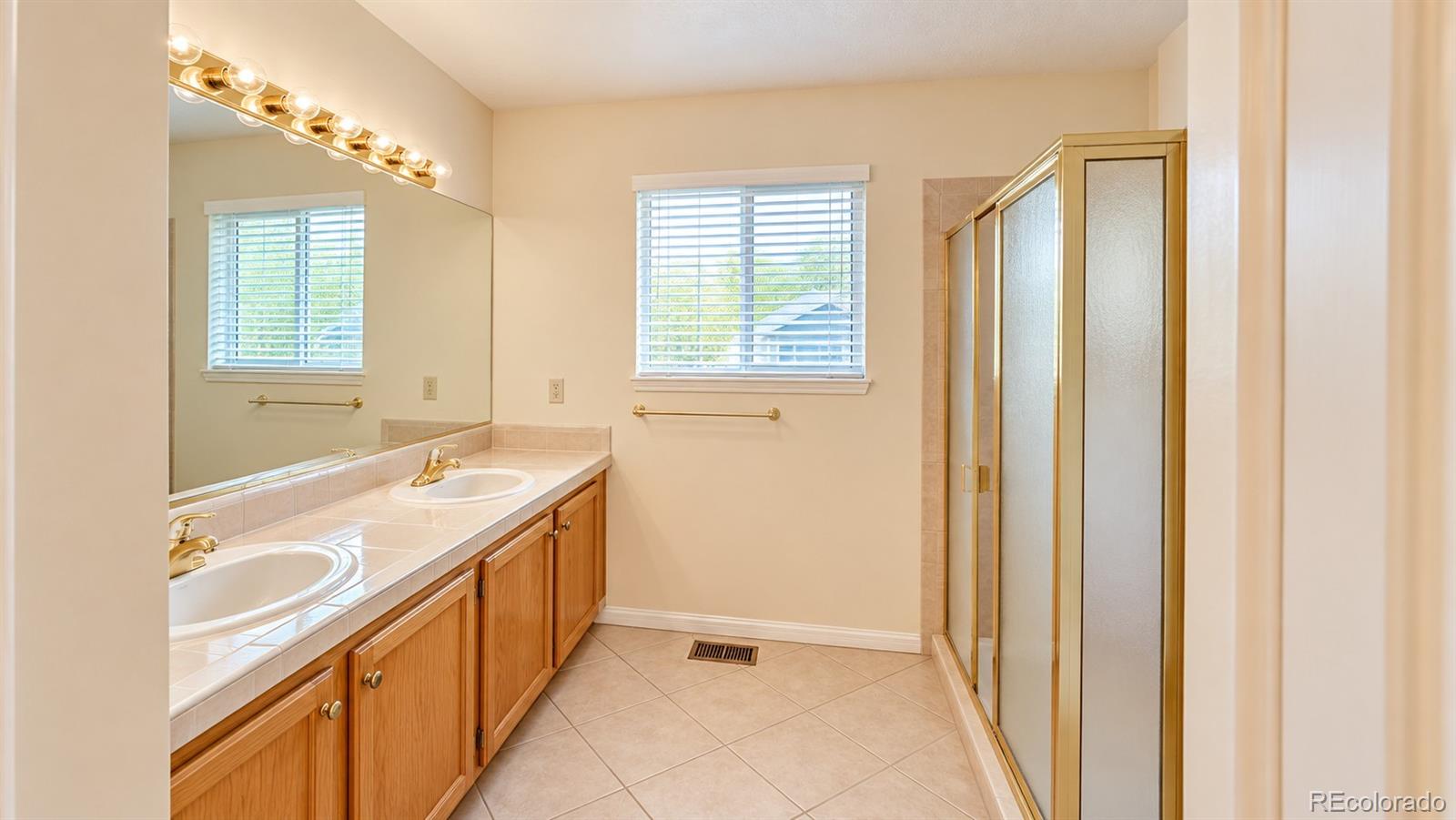 MLS Image #26 for 5582 s taft street,littleton, Colorado