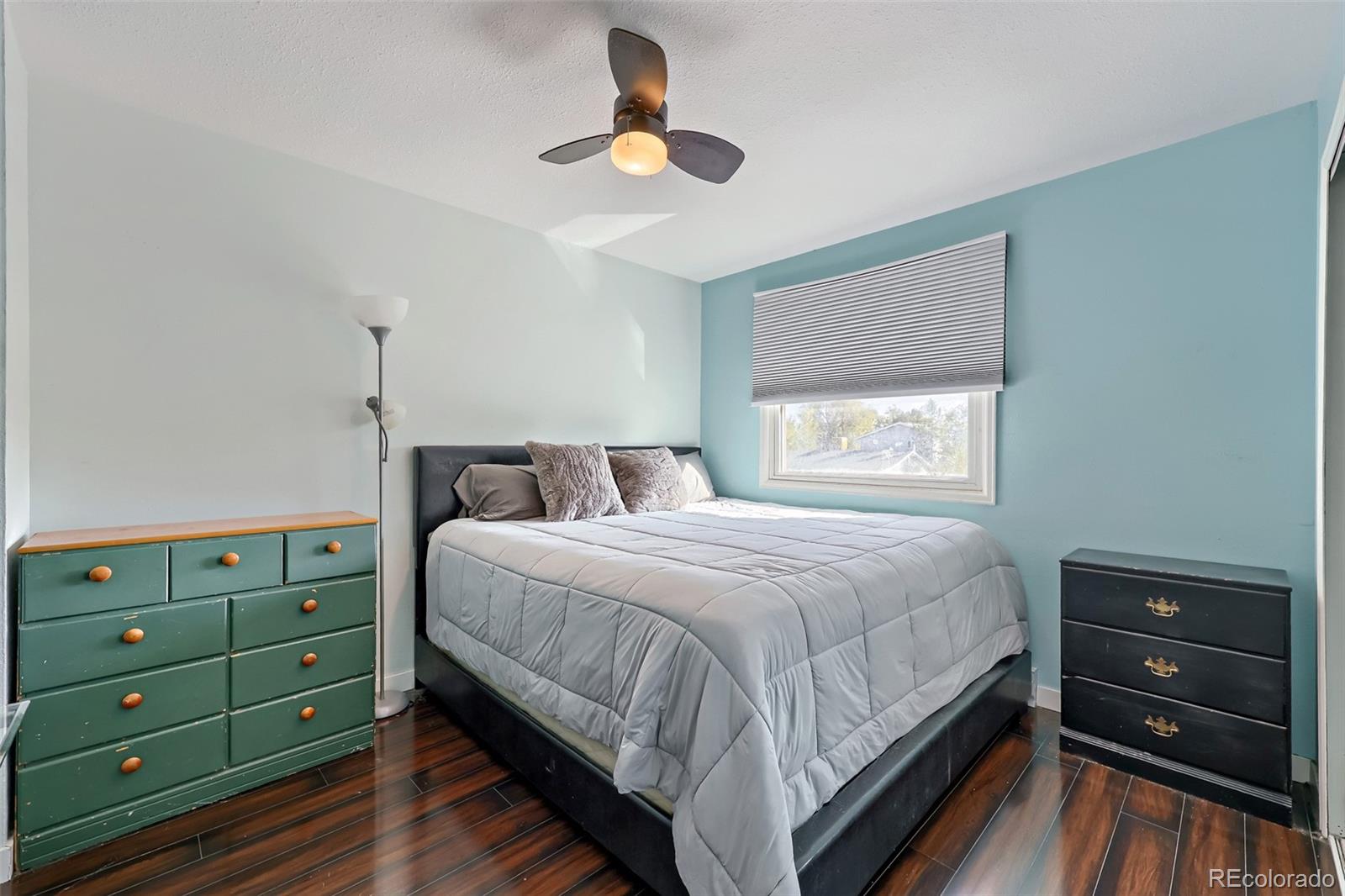 MLS Image #6 for 2243 w hillside avenue,englewood, Colorado