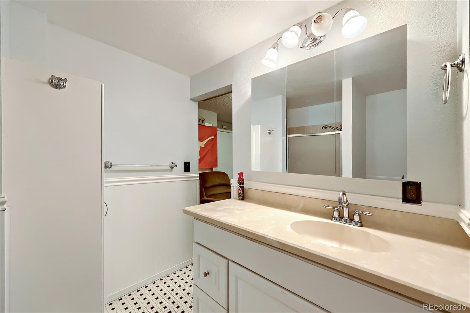 MLS Image #8 for 2243 w hillside avenue,englewood, Colorado