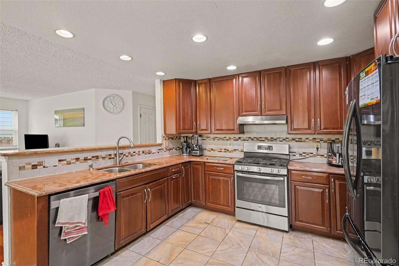 MLS Image #7 for 2424 s salida way,aurora, Colorado