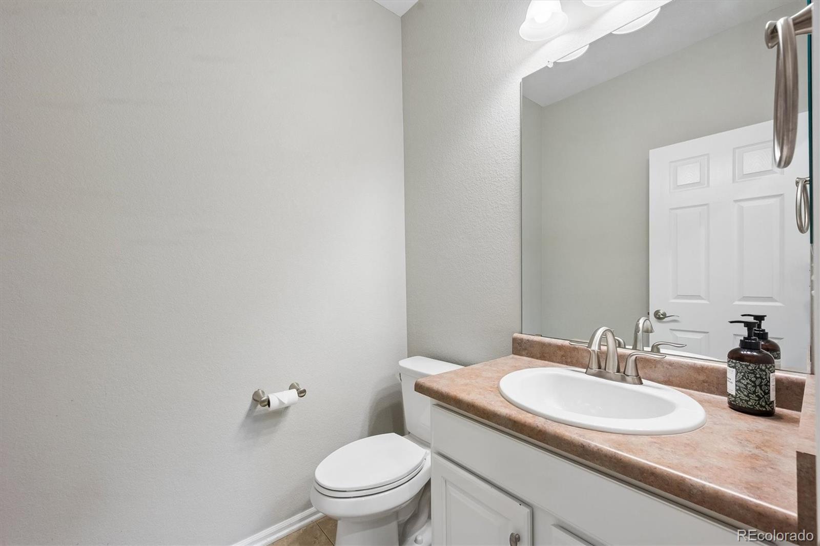 MLS Image #5 for 7127 s patsburg way,aurora, Colorado