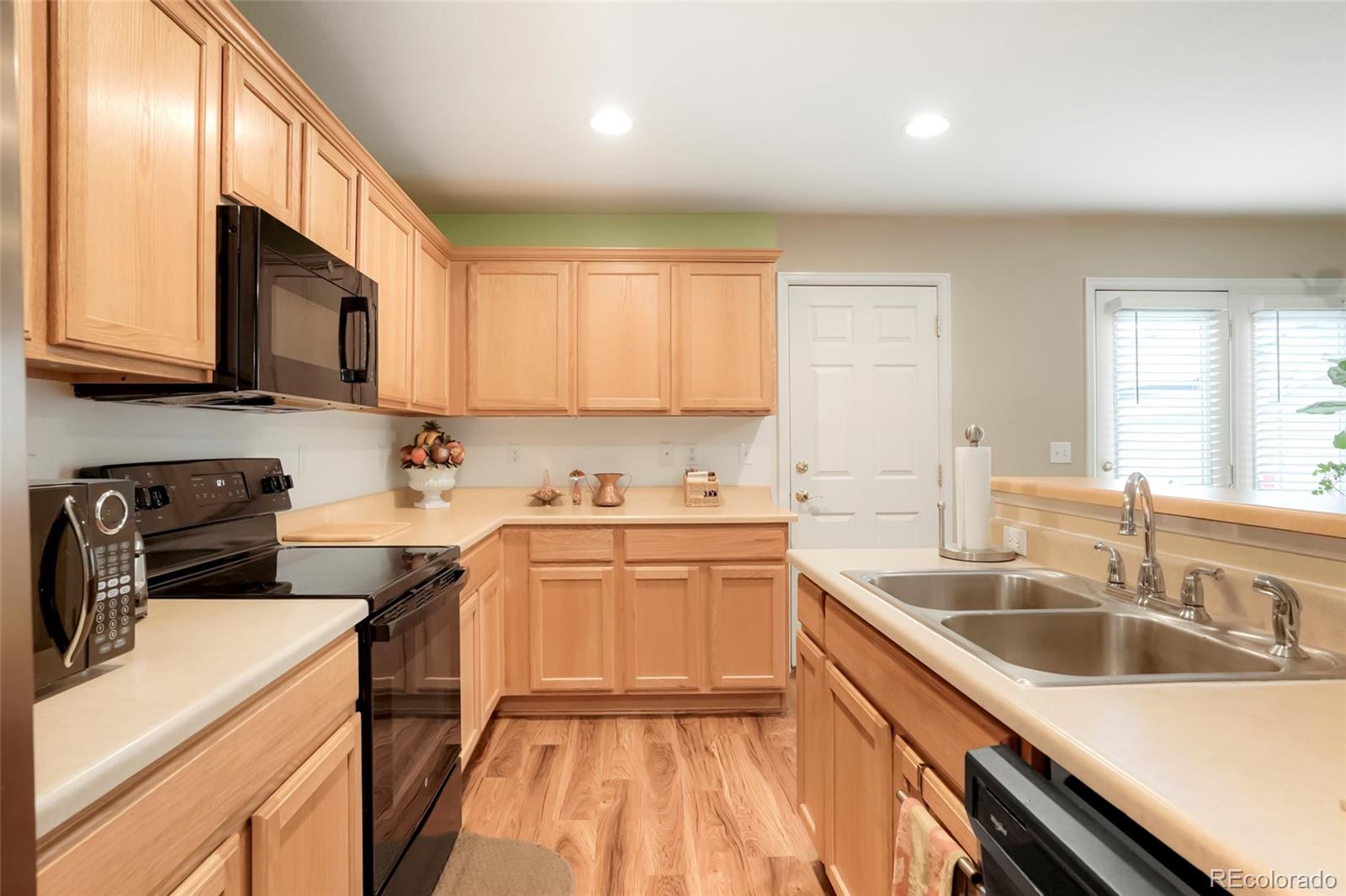 MLS Image #6 for 19035 e 57th place ,denver, Colorado