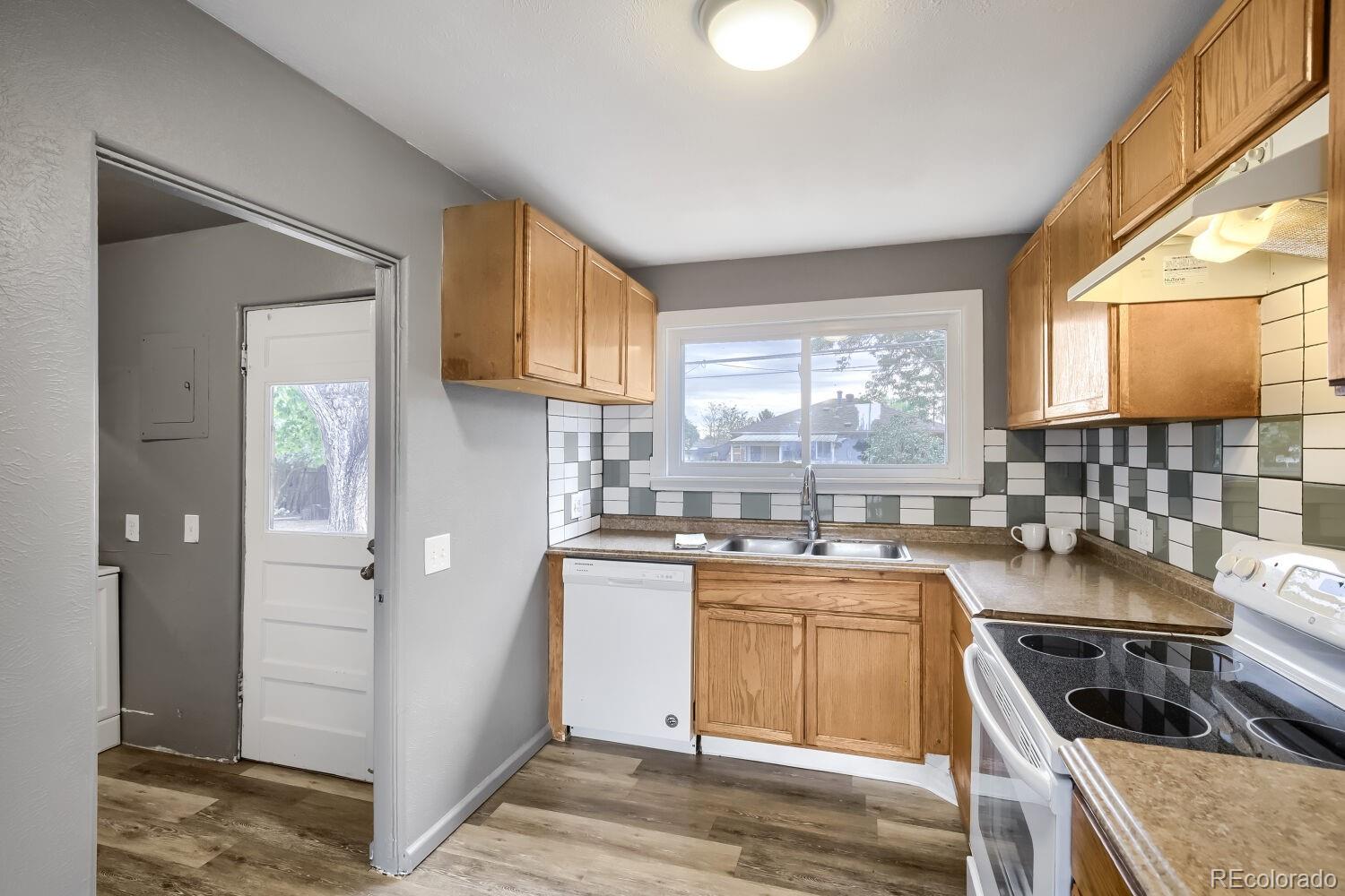 MLS Image #11 for 3002  11th avenue,evans, Colorado