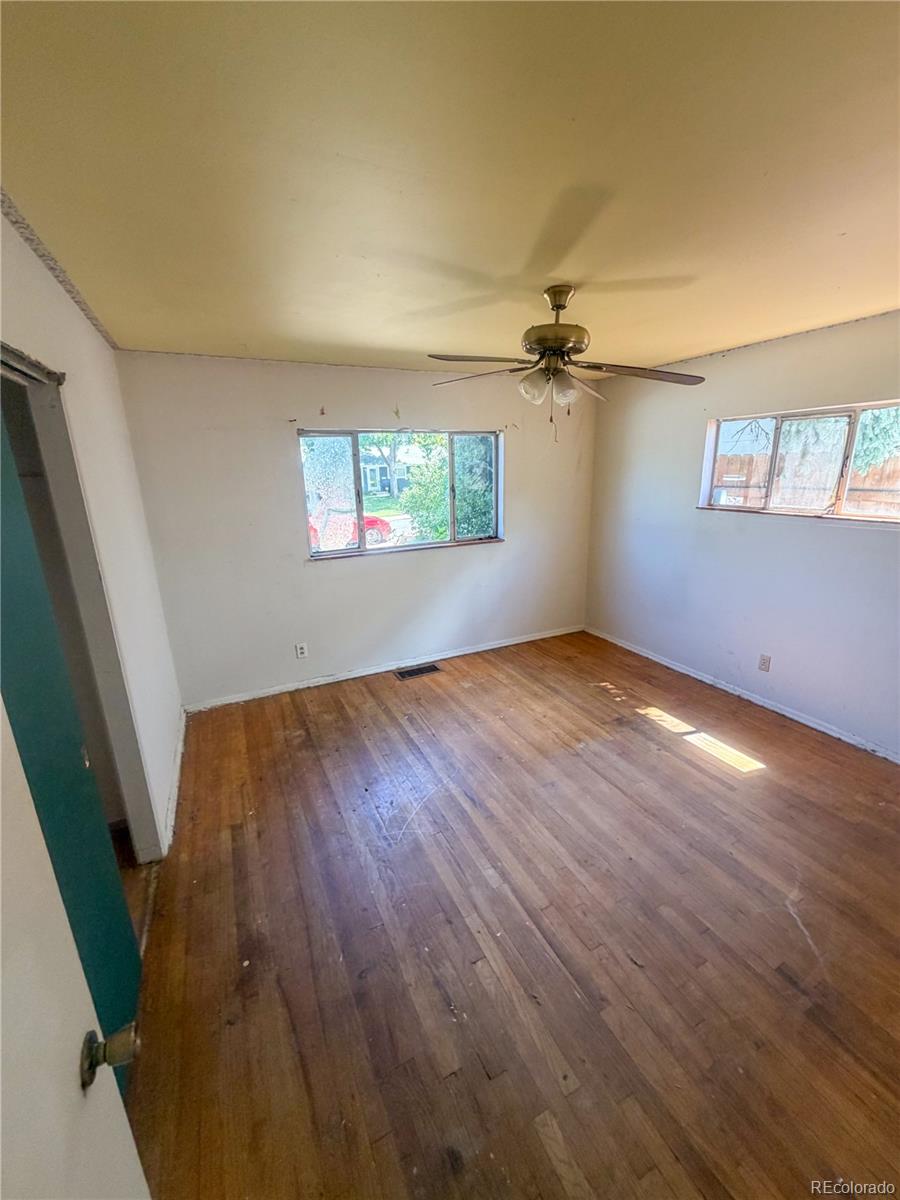 MLS Image #4 for 3323 s grape street,denver, Colorado