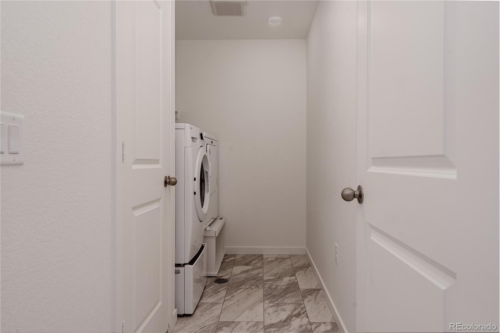 MLS Image #33 for 21824 e 39th avenue,aurora, Colorado