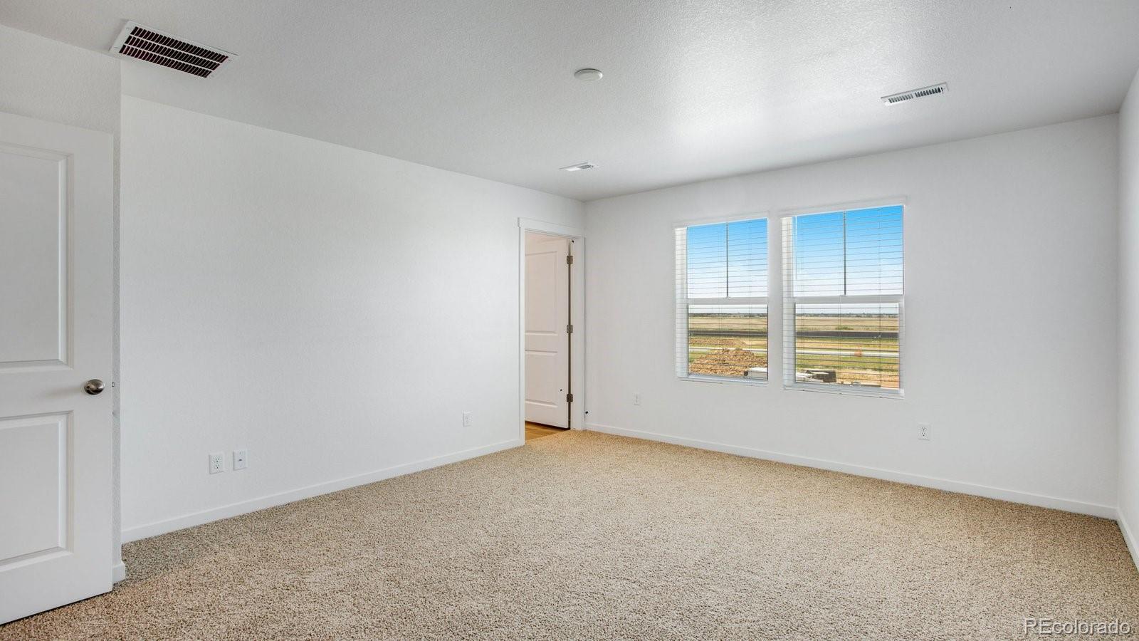 MLS Image #16 for 323 n bersshine street,watkins, Colorado