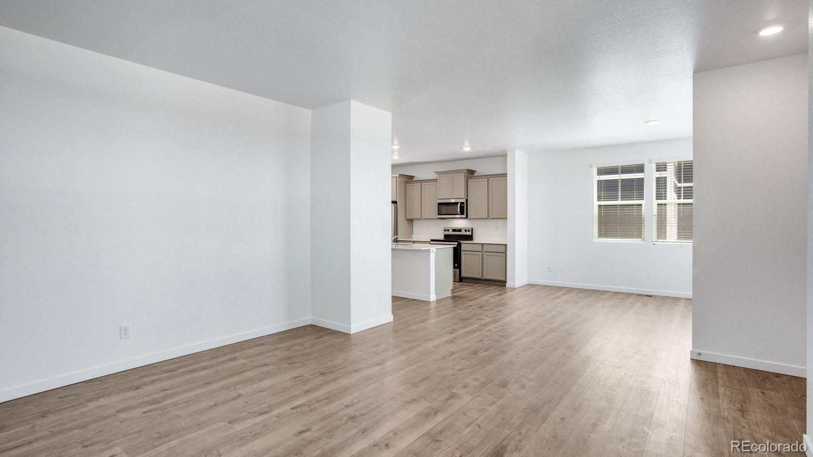 MLS Image #7 for 323 n bersshine street,watkins, Colorado