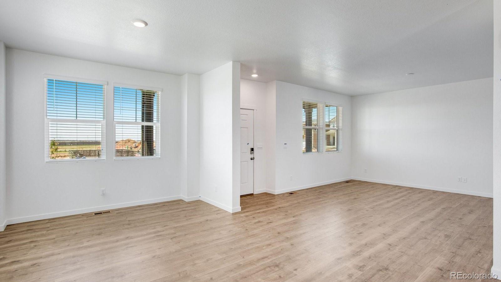 MLS Image #9 for 323 n bersshine street,watkins, Colorado