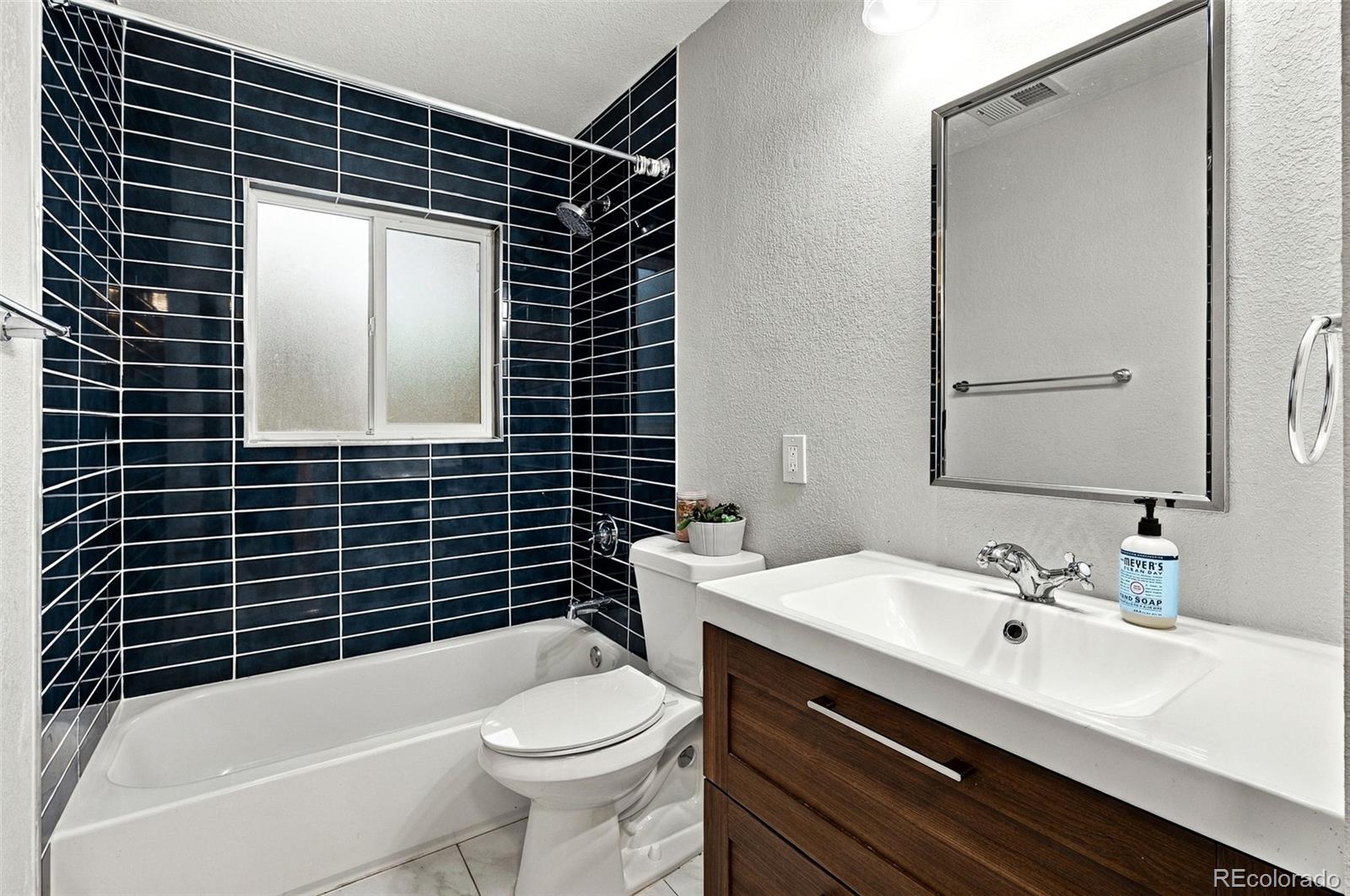 MLS Image #18 for 1444 s bryant street,denver, Colorado