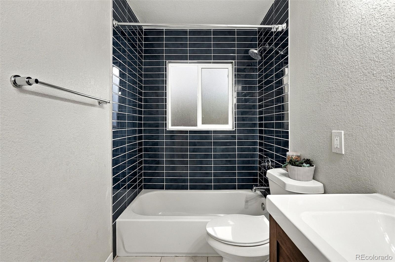 MLS Image #19 for 1444 s bryant street,denver, Colorado