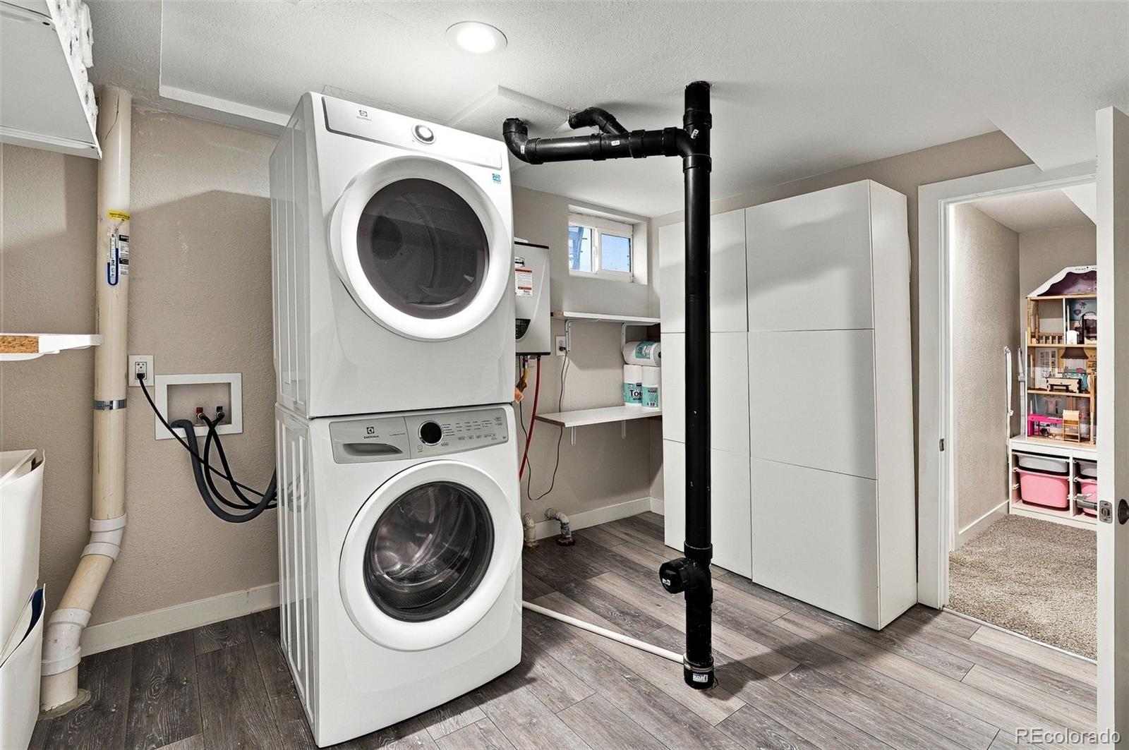 MLS Image #29 for 1444 s bryant street,denver, Colorado