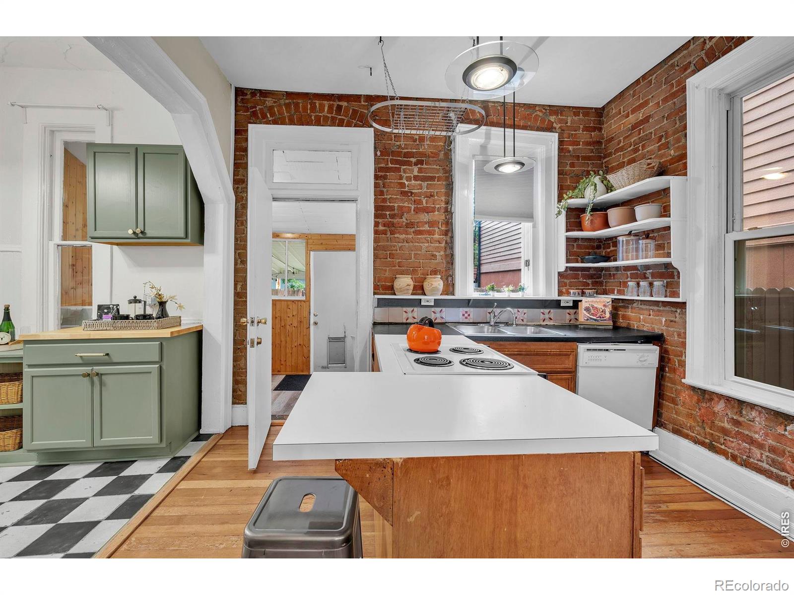 MLS Image #10 for 1876  race street,denver, Colorado