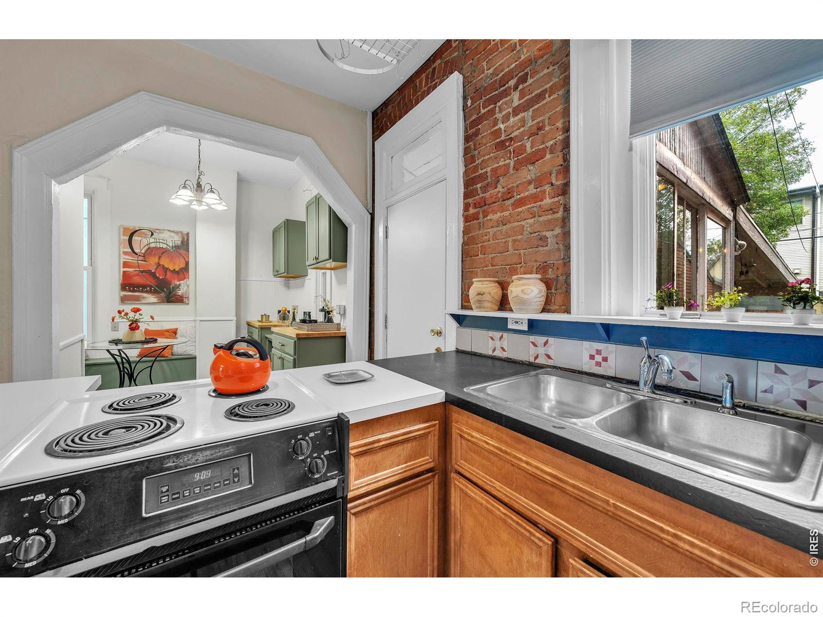 MLS Image #11 for 1876  race street,denver, Colorado