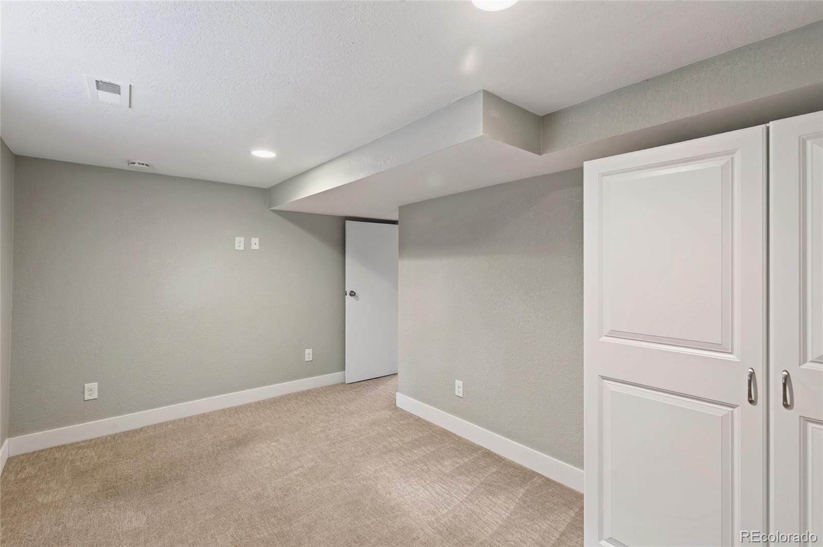 MLS Image #27 for 5195 n raleigh street,denver, Colorado