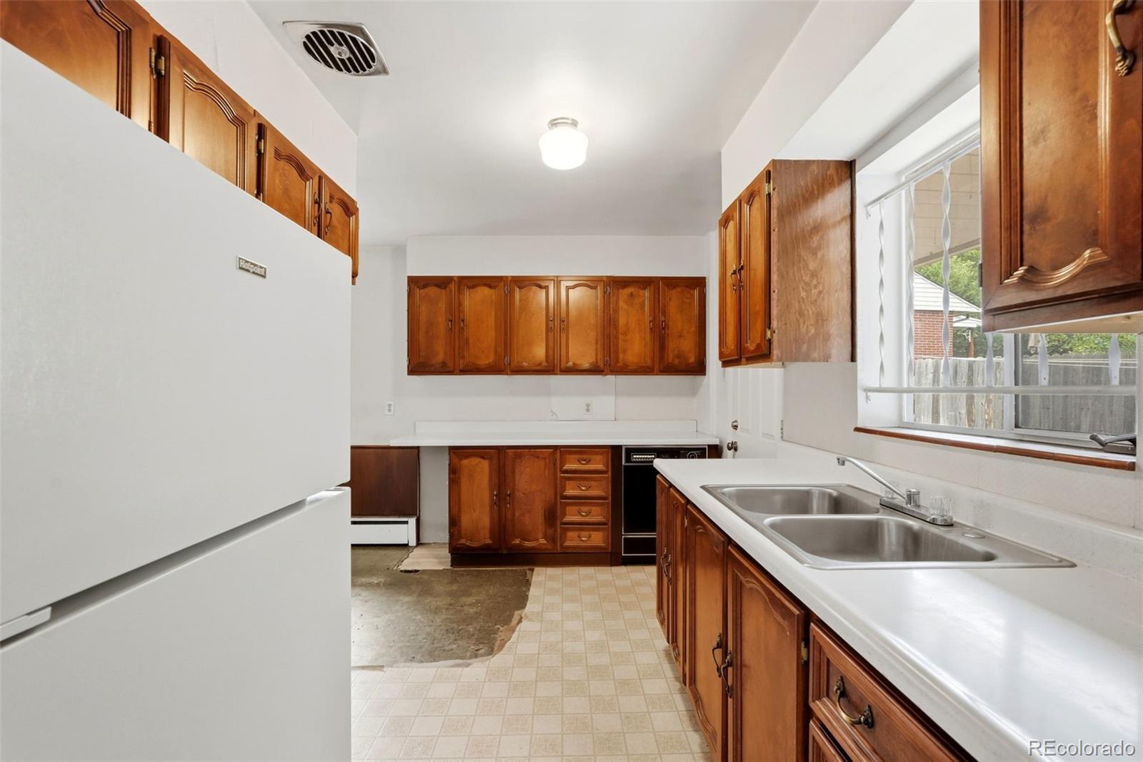MLS Image #10 for 5760 e floyd avenue,denver, Colorado