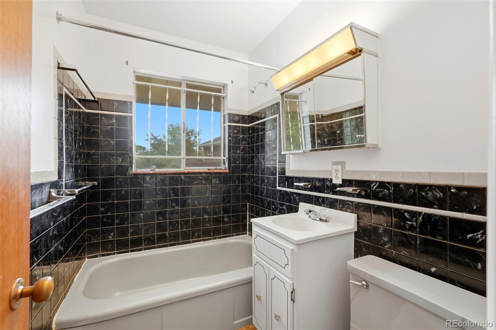 MLS Image #15 for 5760 e floyd avenue,denver, Colorado