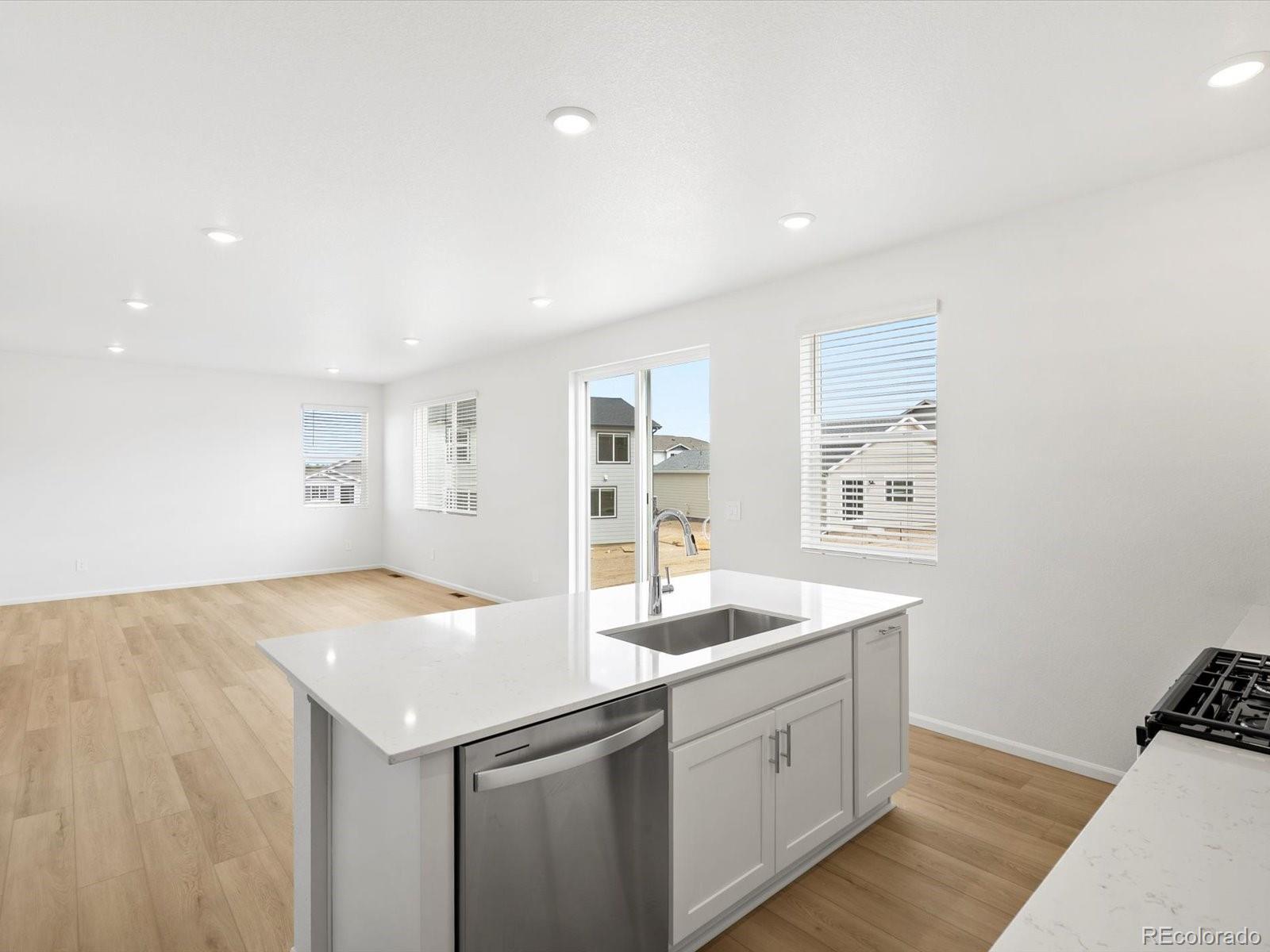 MLS Image #10 for 4601  sunsplash way,johnstown, Colorado
