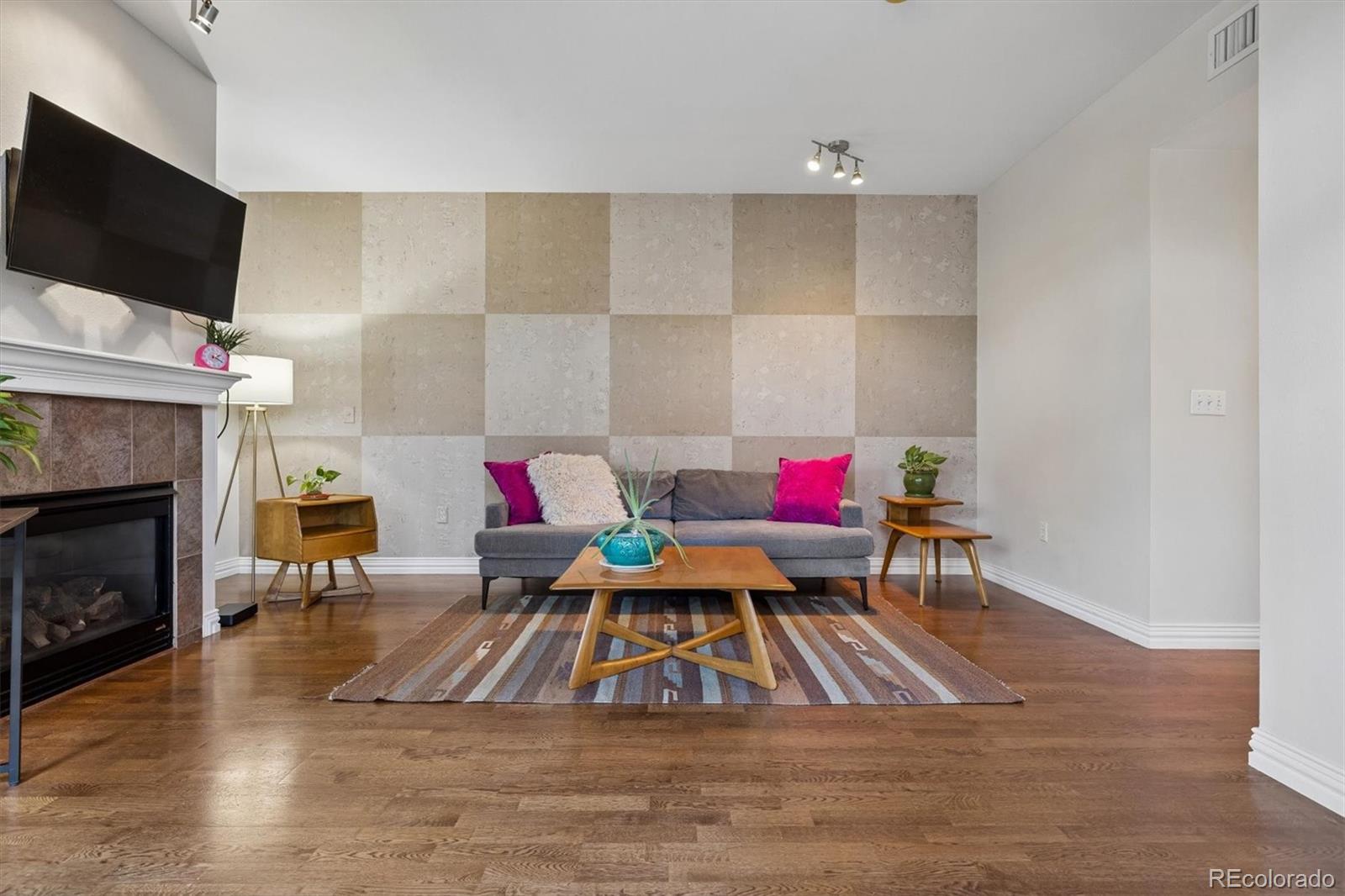 MLS Image #5 for 2700 e cherry creek south drive,denver, Colorado
