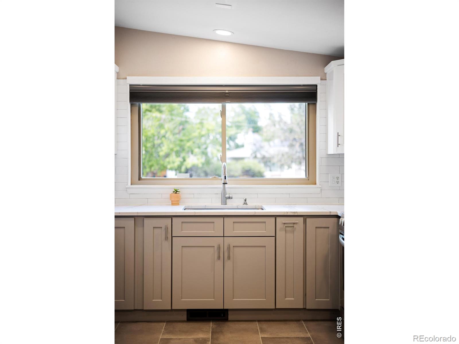 MLS Image #11 for 6044 s fairfield street,littleton, Colorado