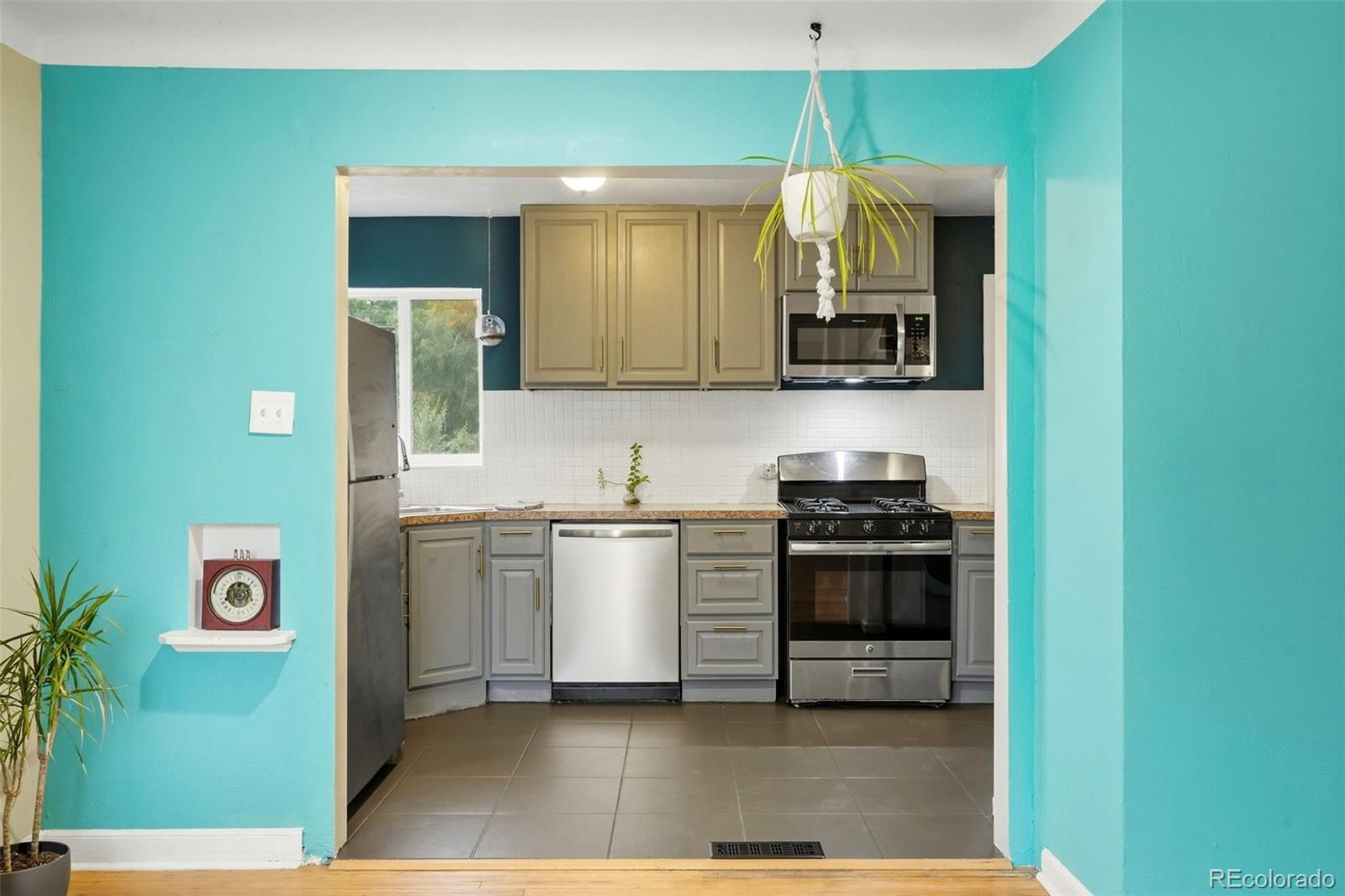 MLS Image #5 for 3235 e 29th avenue,denver, Colorado