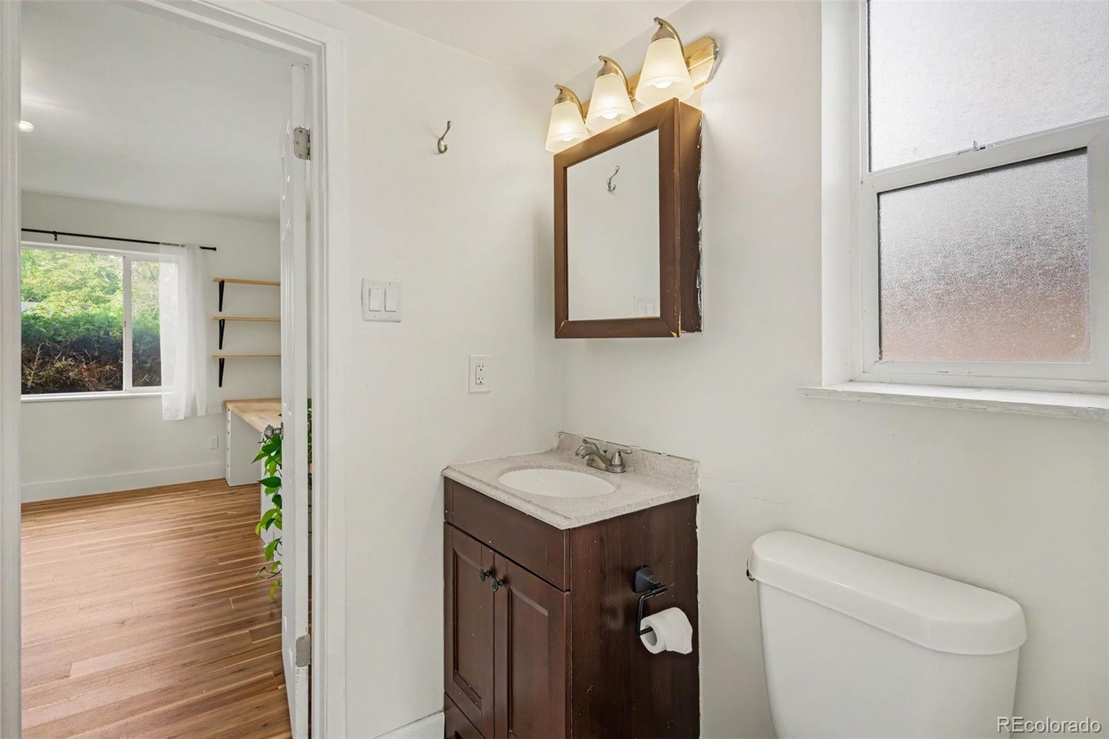 MLS Image #19 for 931  tucson street,aurora, Colorado