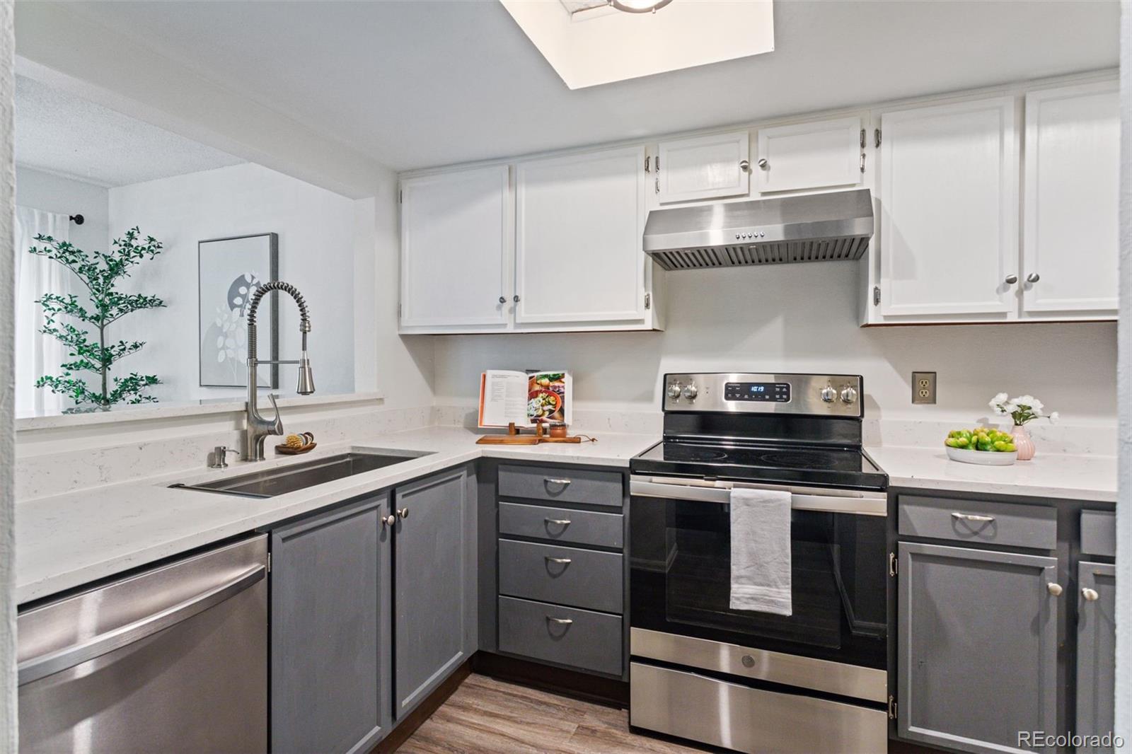 MLS Image #7 for 10380 w jewell avenue c,lakewood, Colorado