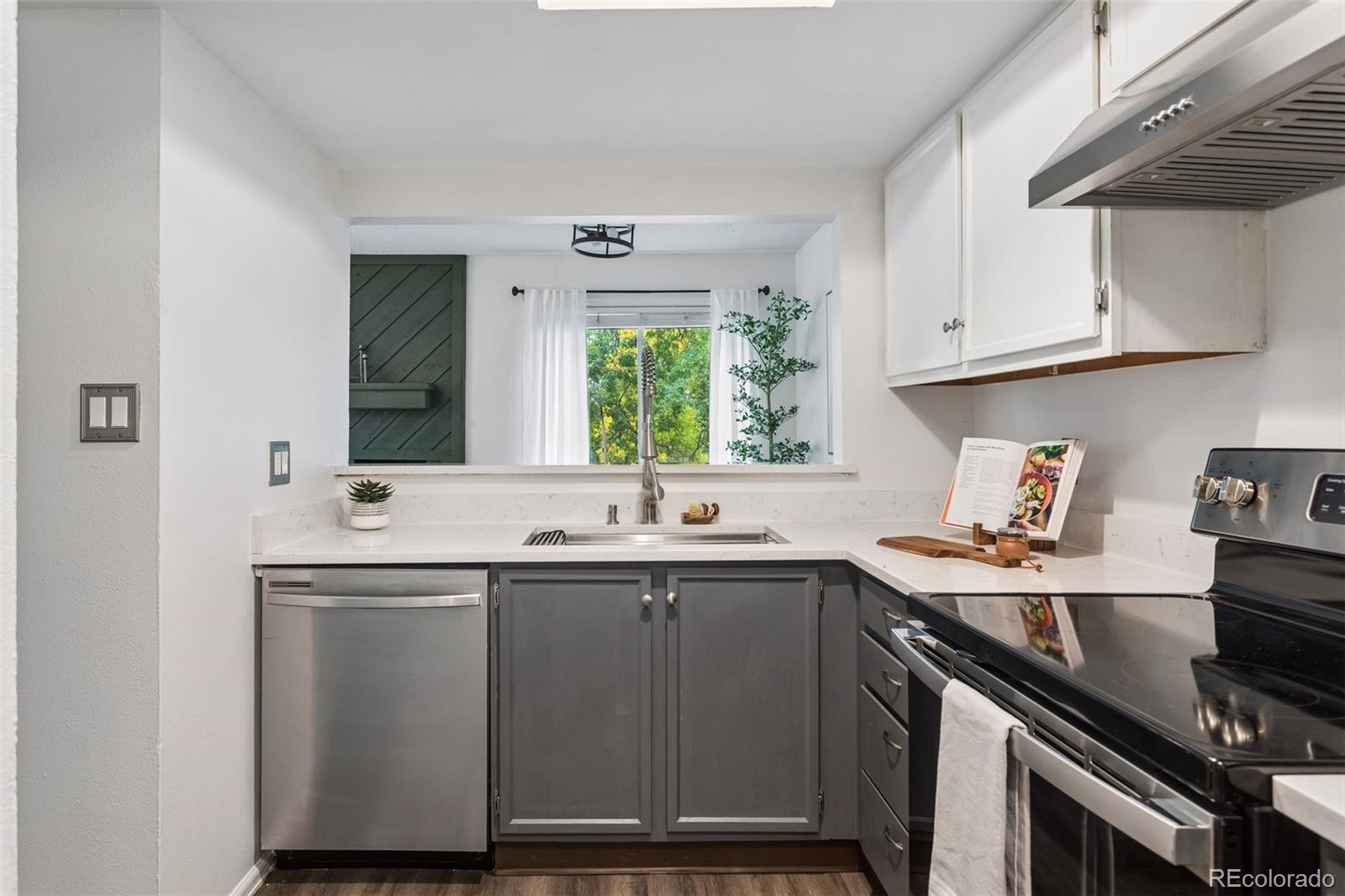 MLS Image #8 for 10380 w jewell avenue c,lakewood, Colorado