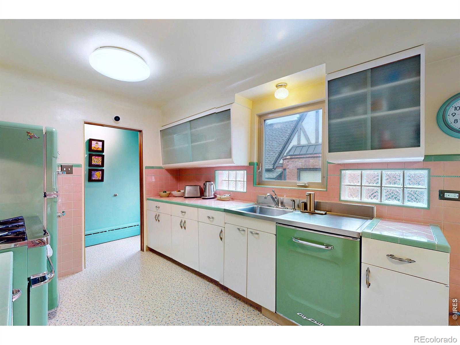 MLS Image #11 for 665  ivy street,denver, Colorado