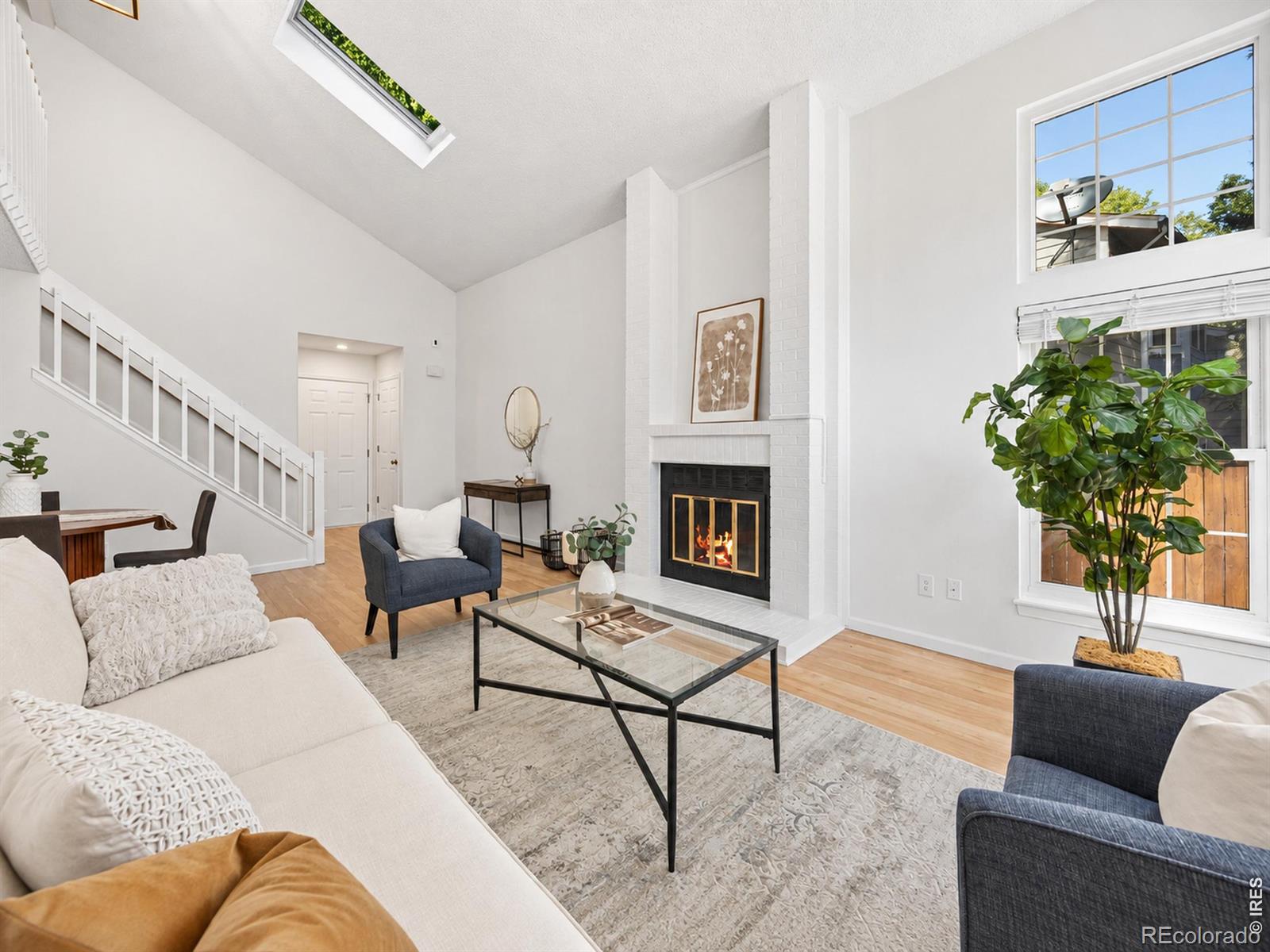 MLS Image #11 for 1562 s spruce street,denver, Colorado