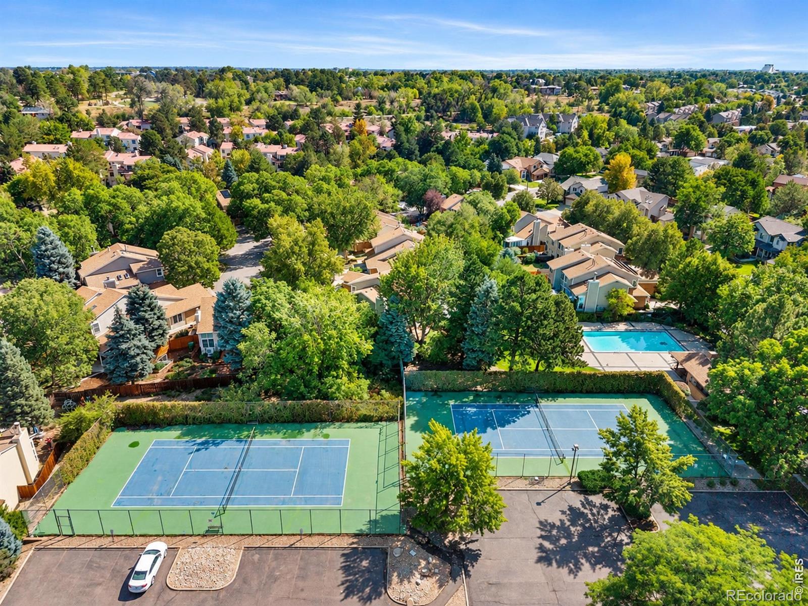 MLS Image #46 for 1562 s spruce street,denver, Colorado