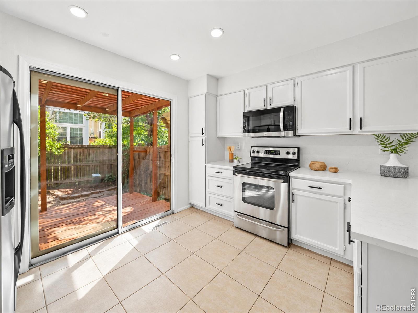 MLS Image #5 for 1562 s spruce street,denver, Colorado