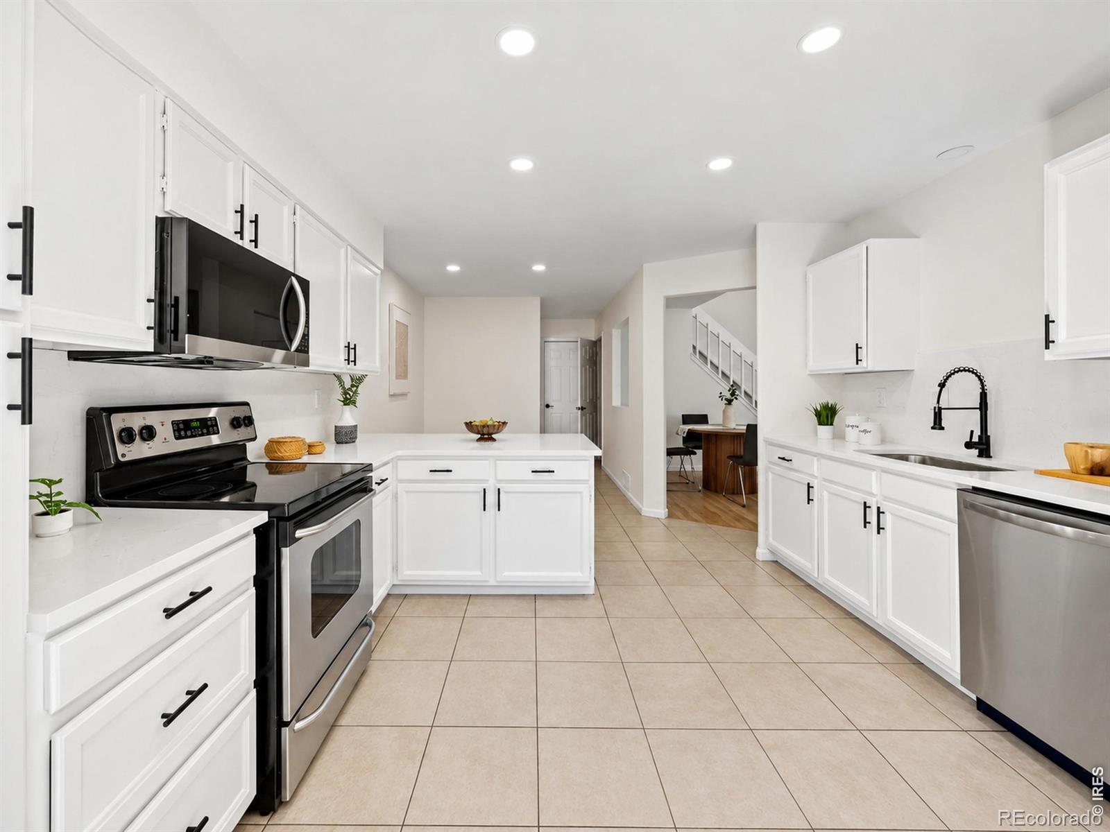 MLS Image #6 for 1562 s spruce street,denver, Colorado