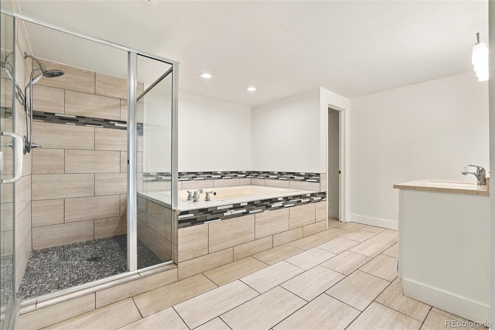 MLS Image #41 for 5070 s olathe ,centennial, Colorado