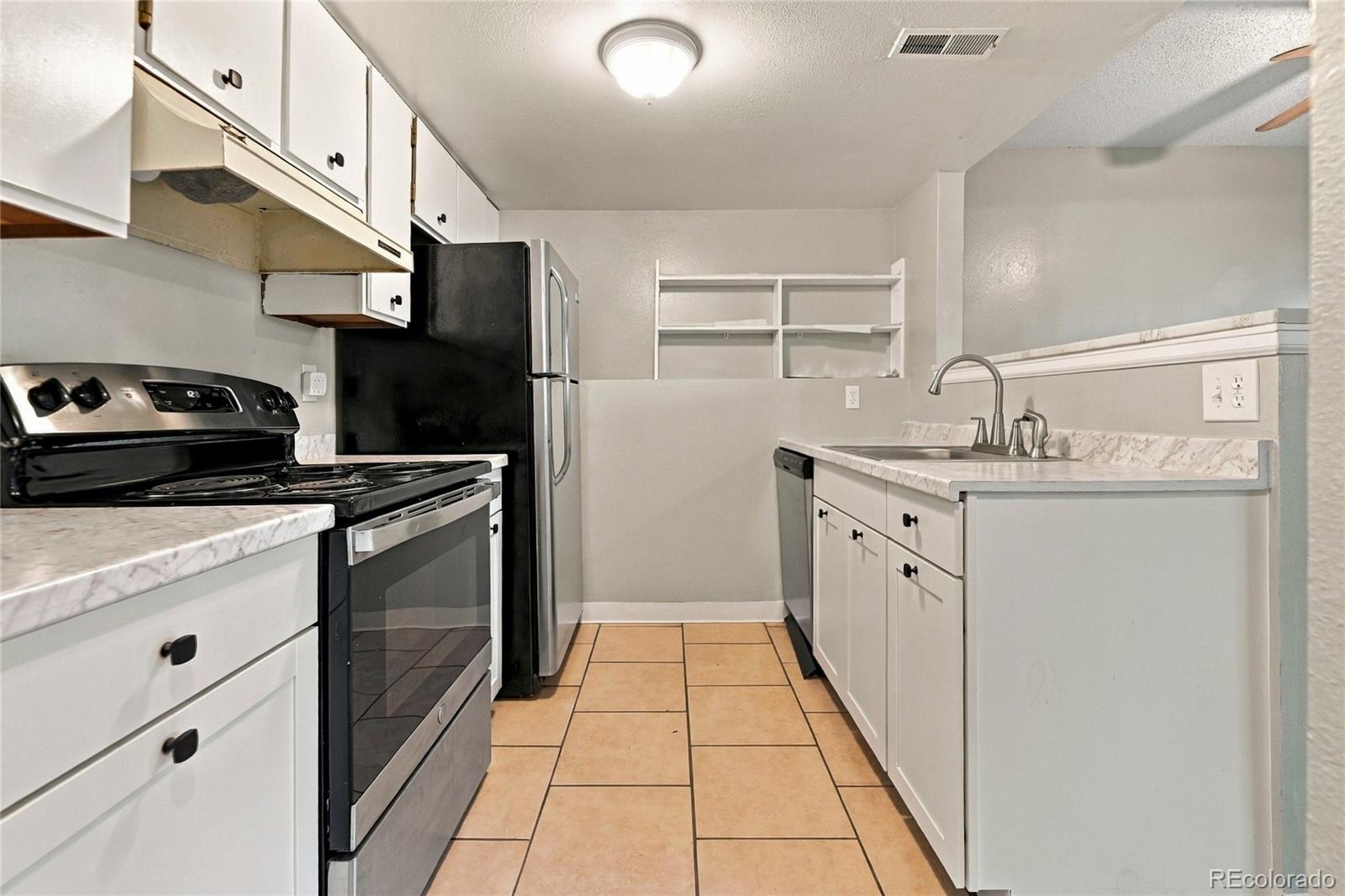 MLS Image #8 for 3100 s federal boulevard 116,denver, Colorado