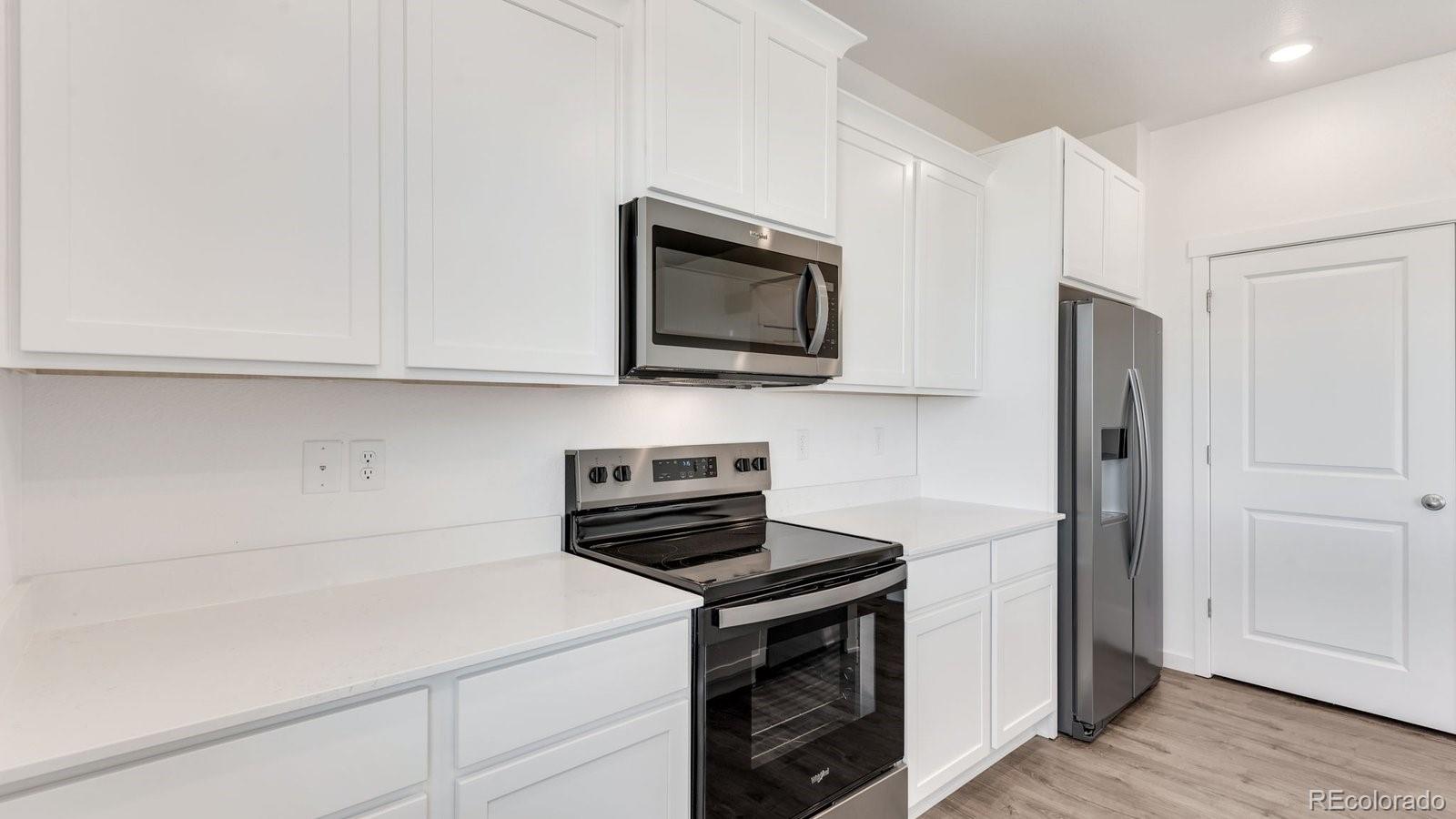 MLS Image #14 for 9938  danube court,commerce city, Colorado
