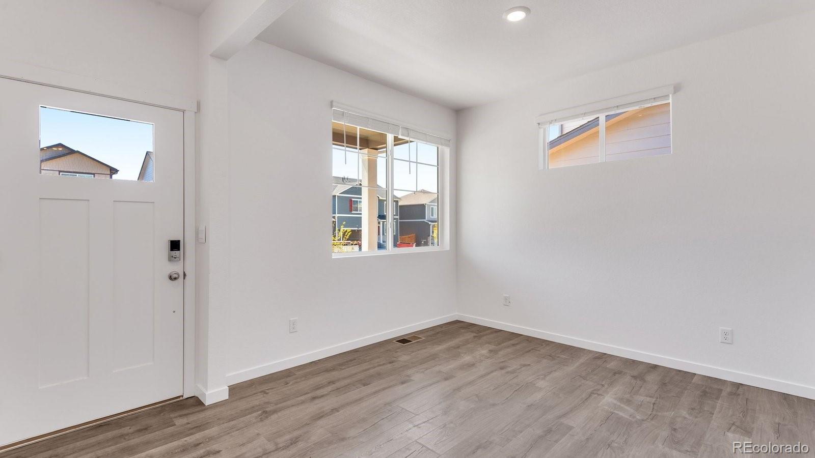 MLS Image #5 for 9938  danube court,commerce city, Colorado