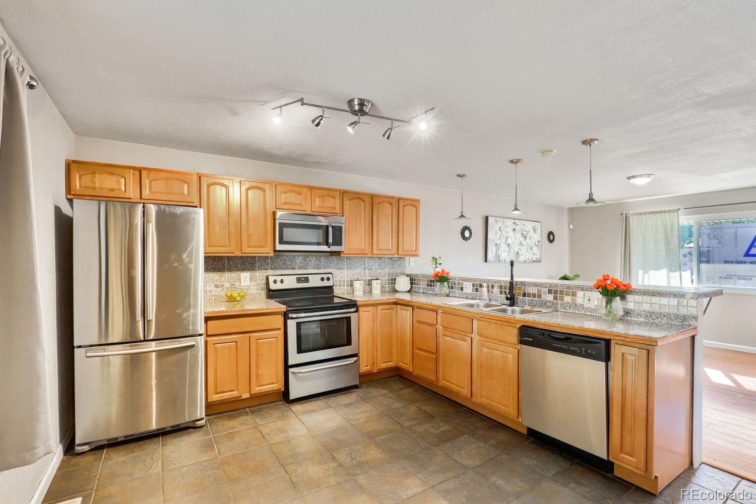 MLS Image #4 for 5151  crown boulevard,denver, Colorado