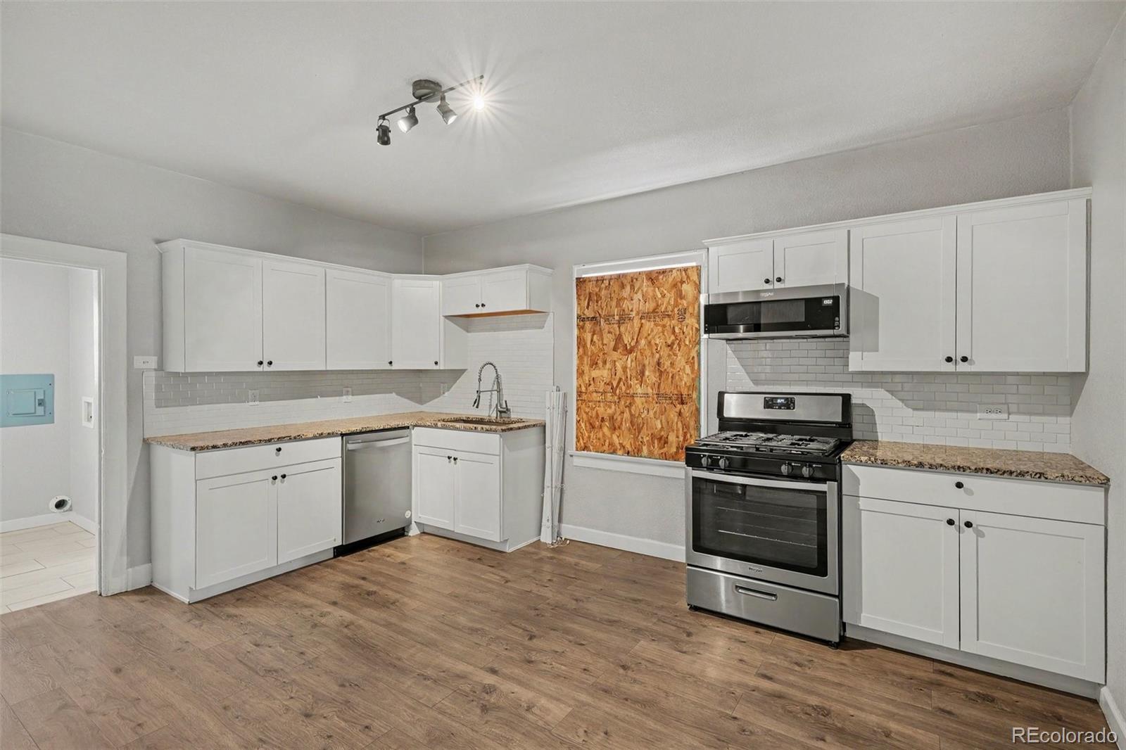 MLS Image #6 for 5750  emerson street,denver, Colorado
