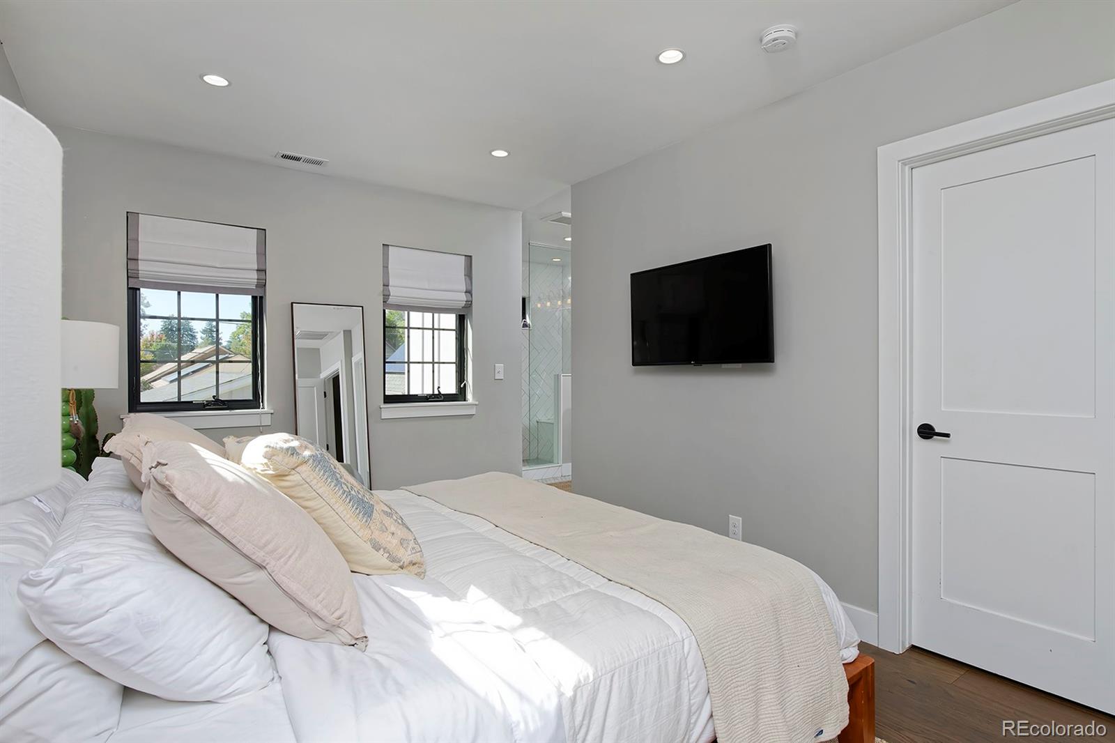 MLS Image #22 for 1371 n raleigh street,denver, Colorado