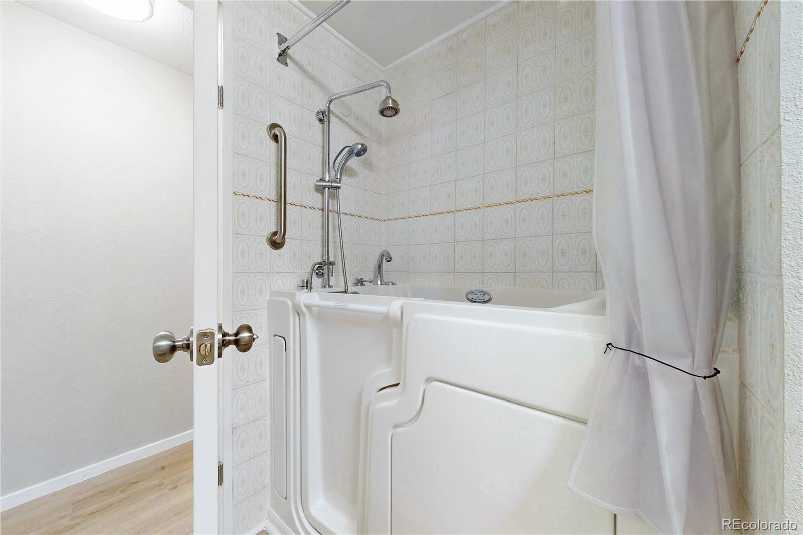 MLS Image #20 for 2000 w 91st place,federal heights, Colorado