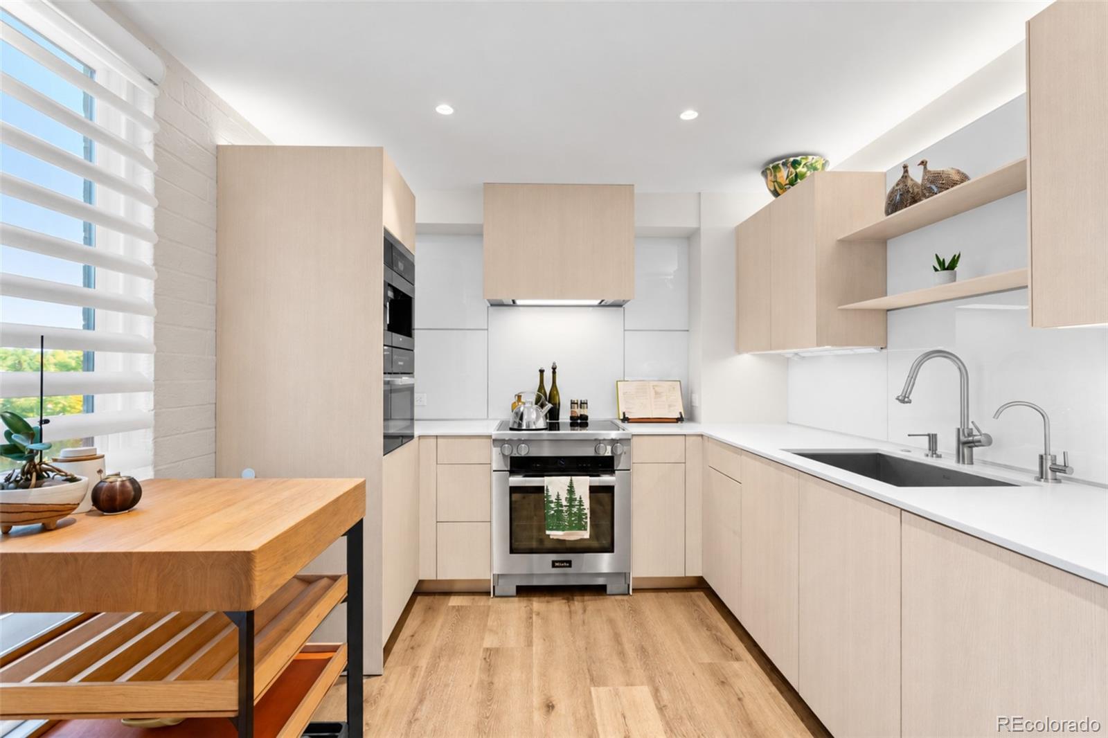 MLS Image #1 for 460 s marion parkway 553,denver, Colorado