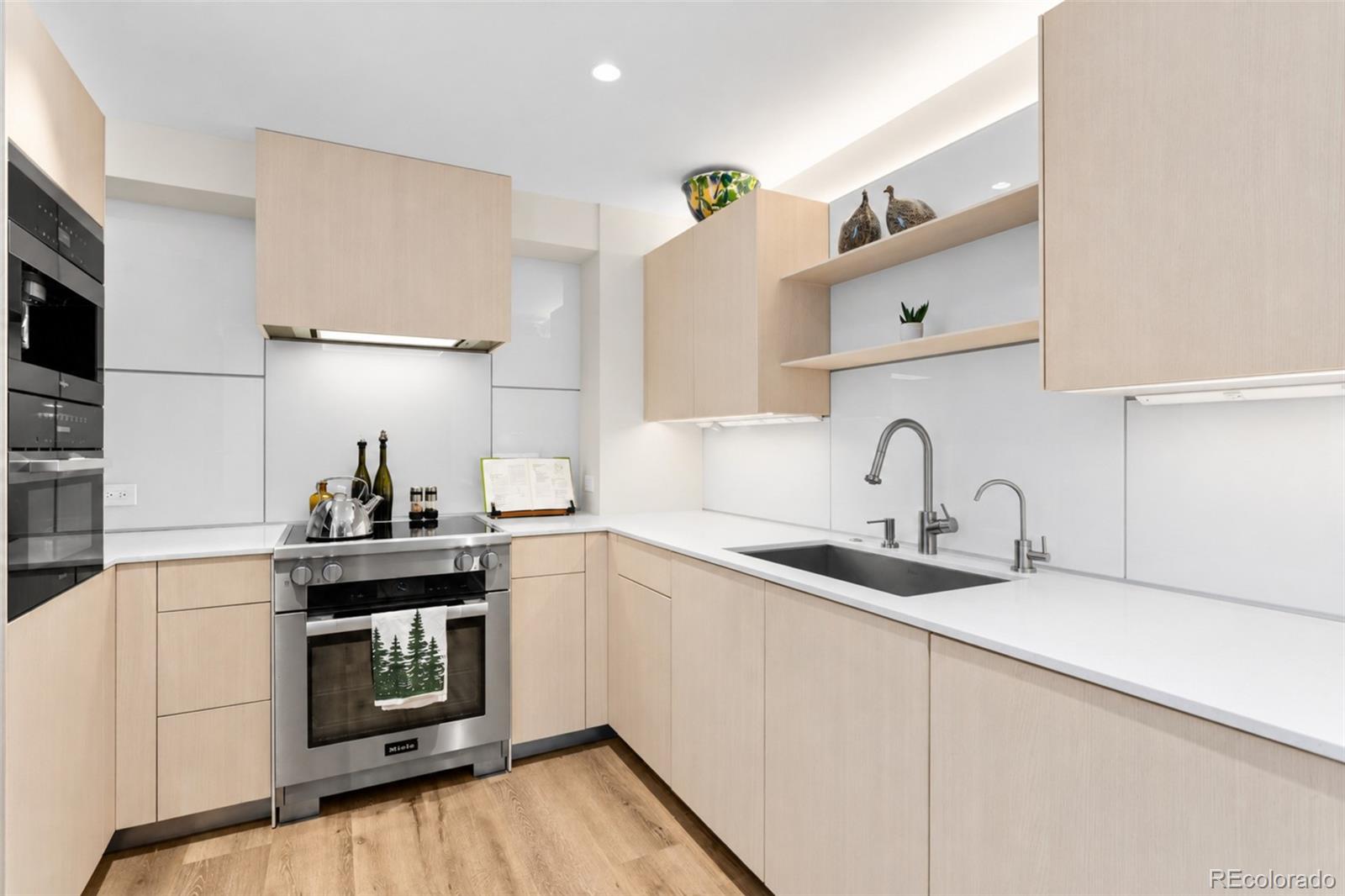 MLS Image #14 for 460 s marion parkway 553,denver, Colorado