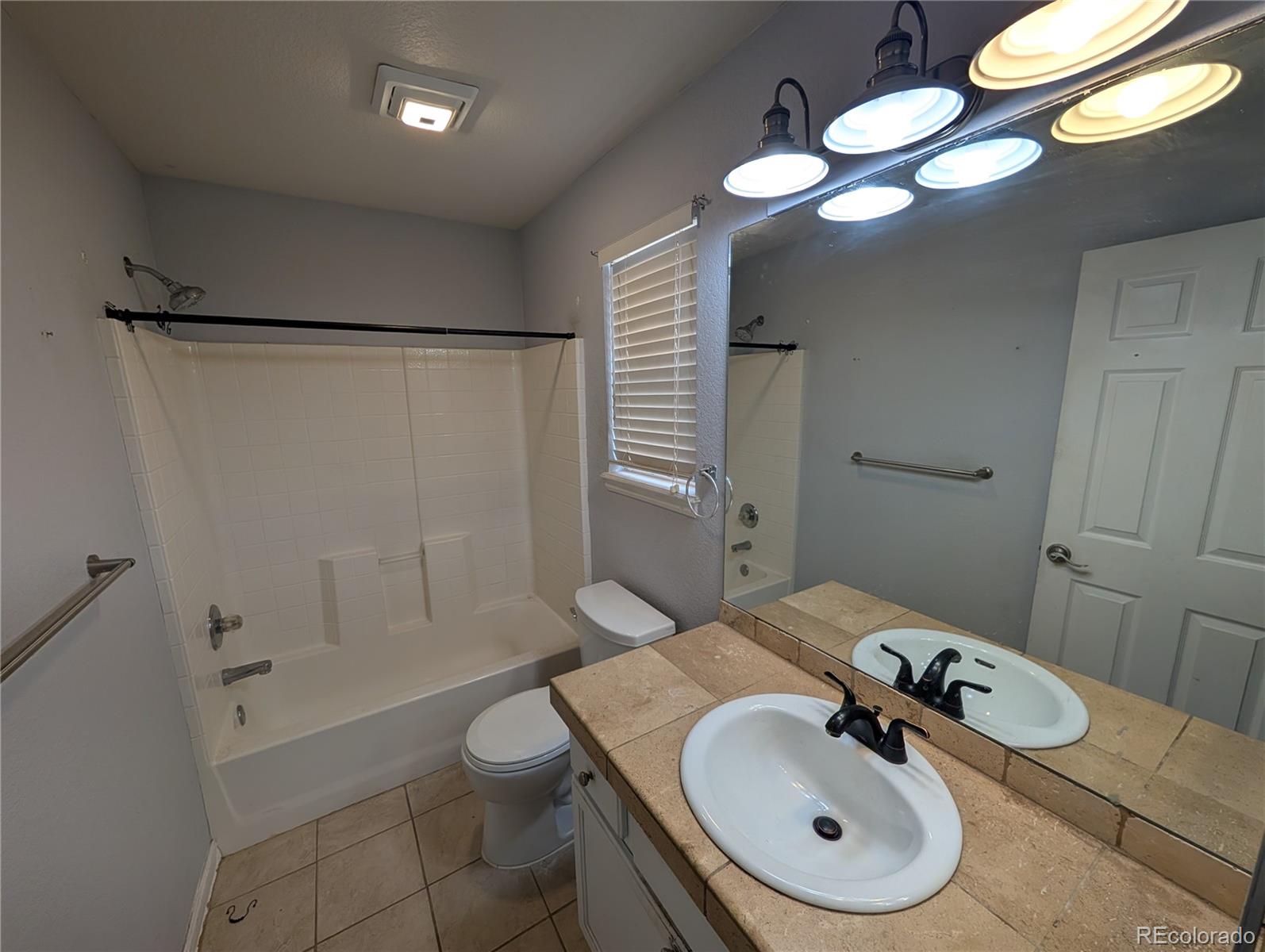 MLS Image #13 for 3230 s decatur street,sheridan, Colorado