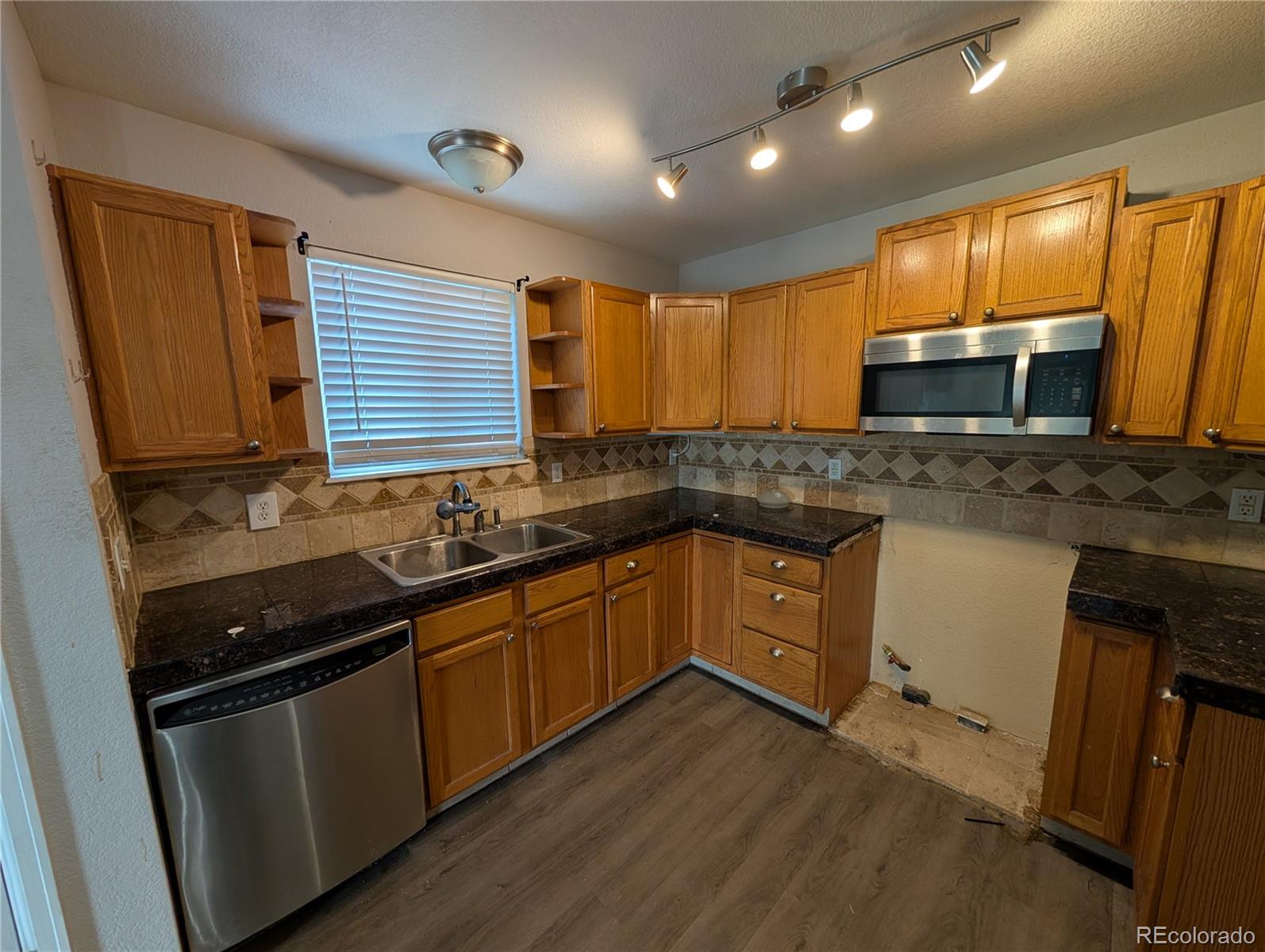 MLS Image #6 for 3230 s decatur street,sheridan, Colorado