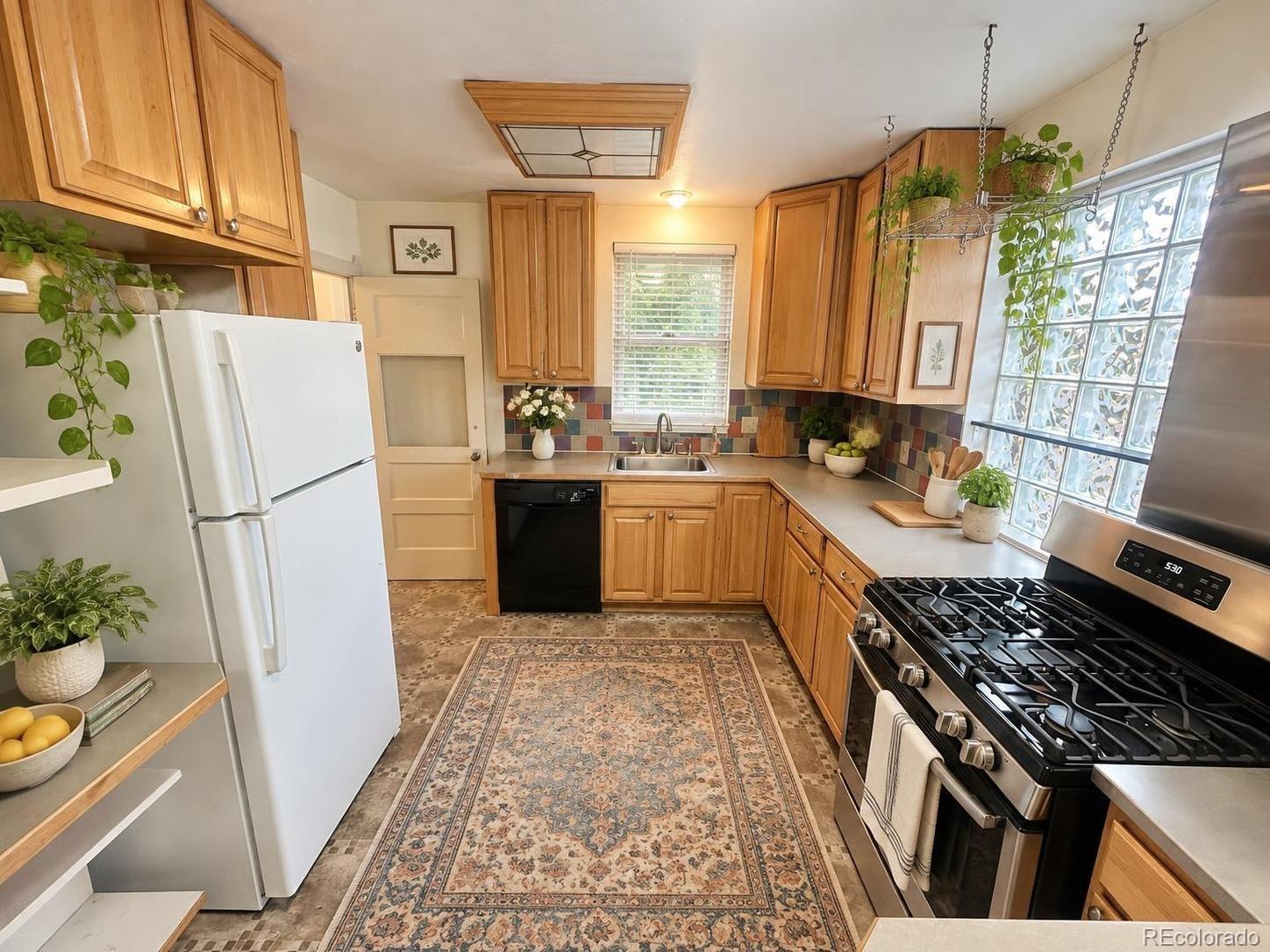 MLS Image #4 for 2101 s emerson street,denver, Colorado